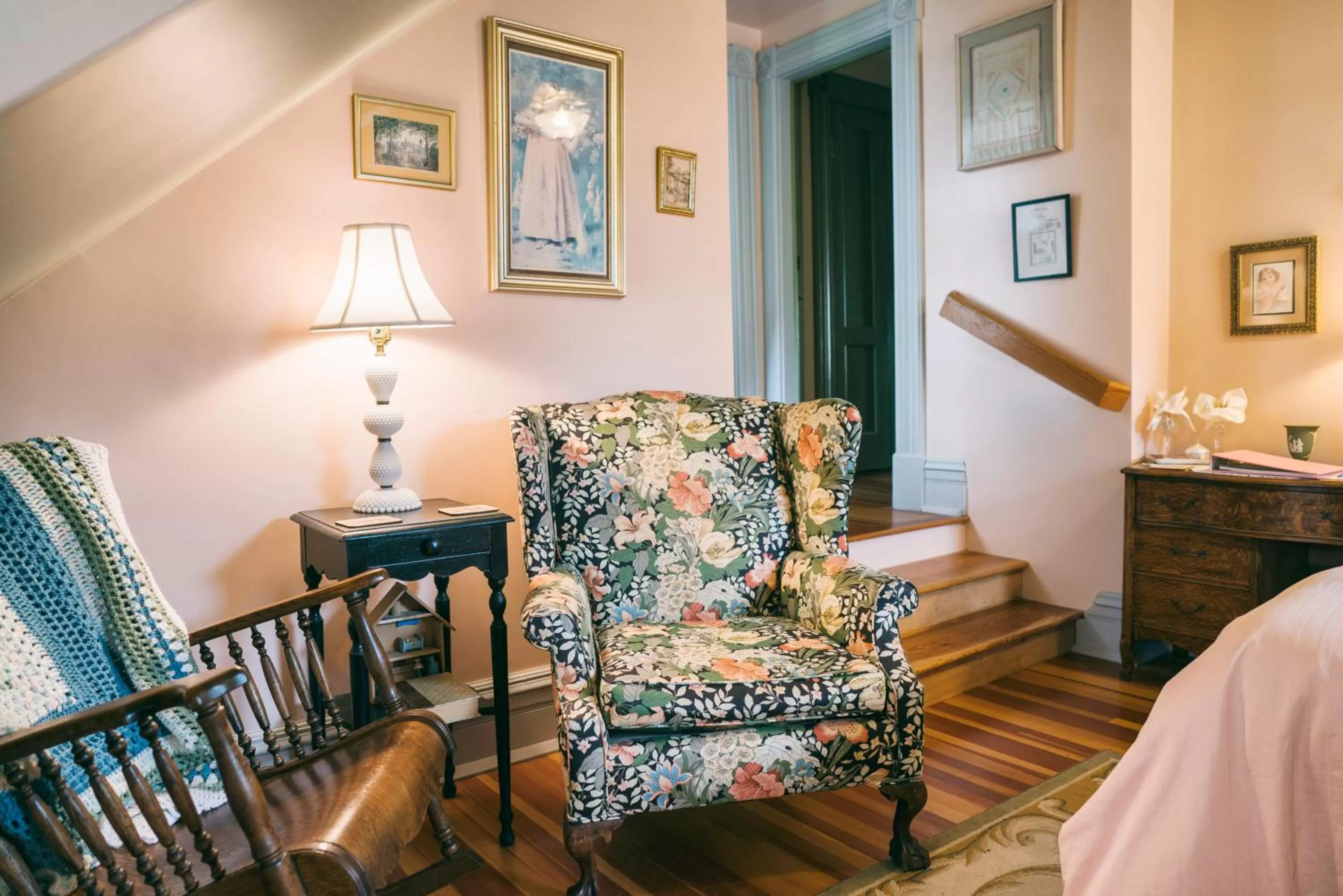 Patio in Hummingbird Inn