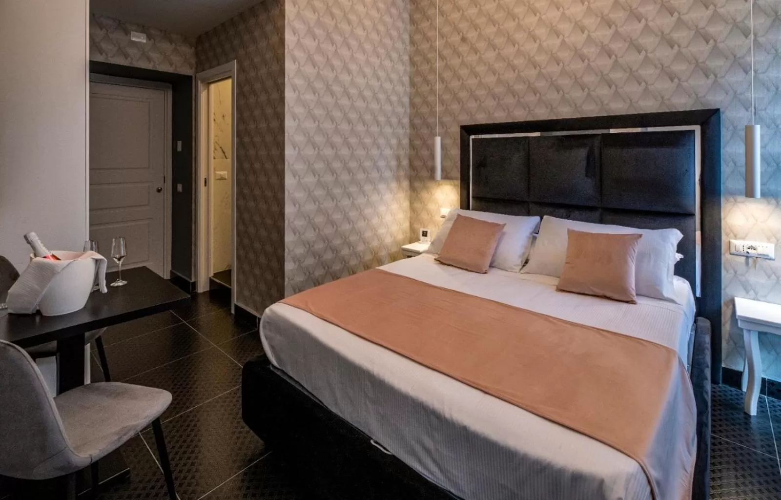 Photo of the whole room, Bed in Sole Luxury Bed and Breakfast