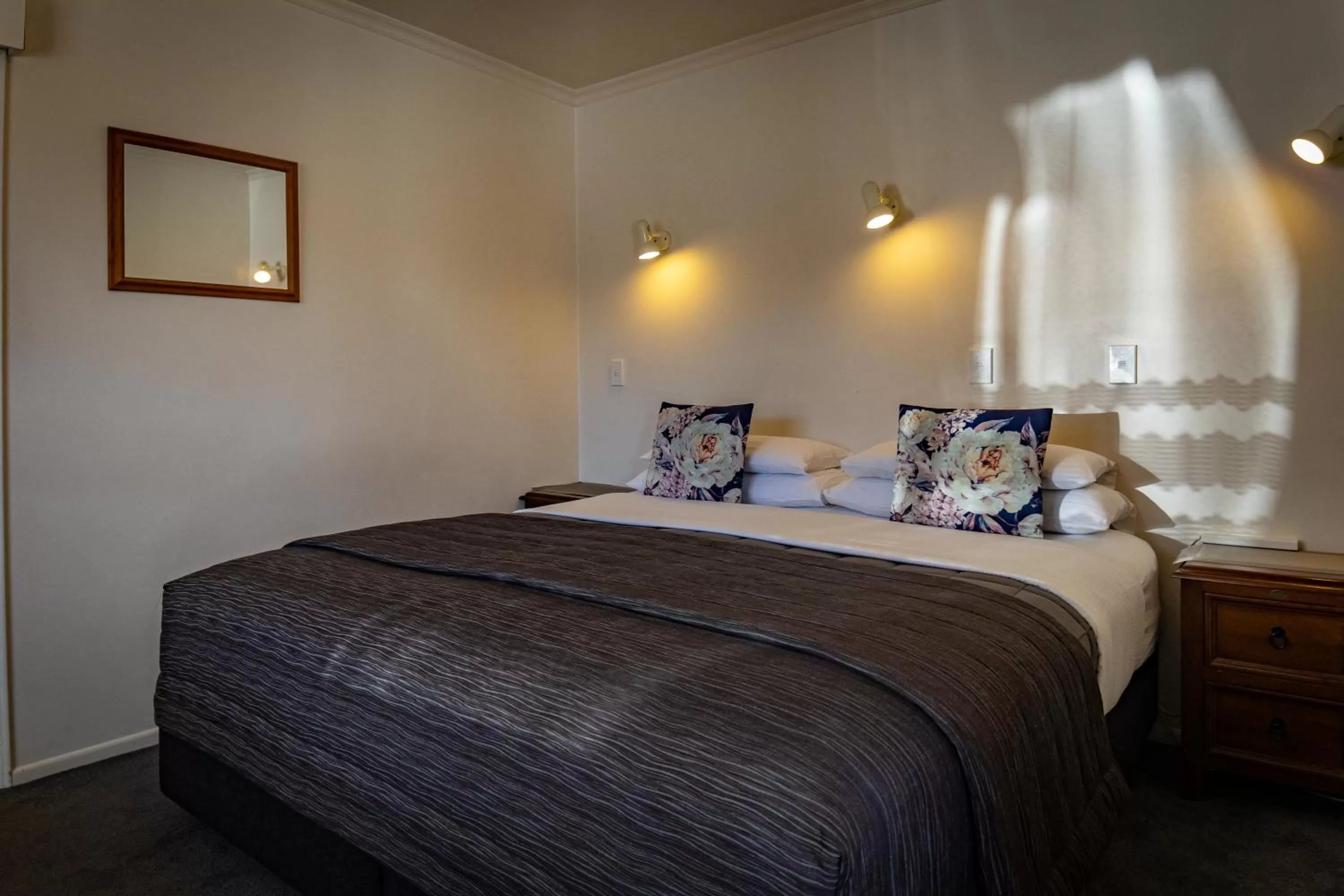 Bed in Amber Court Motel