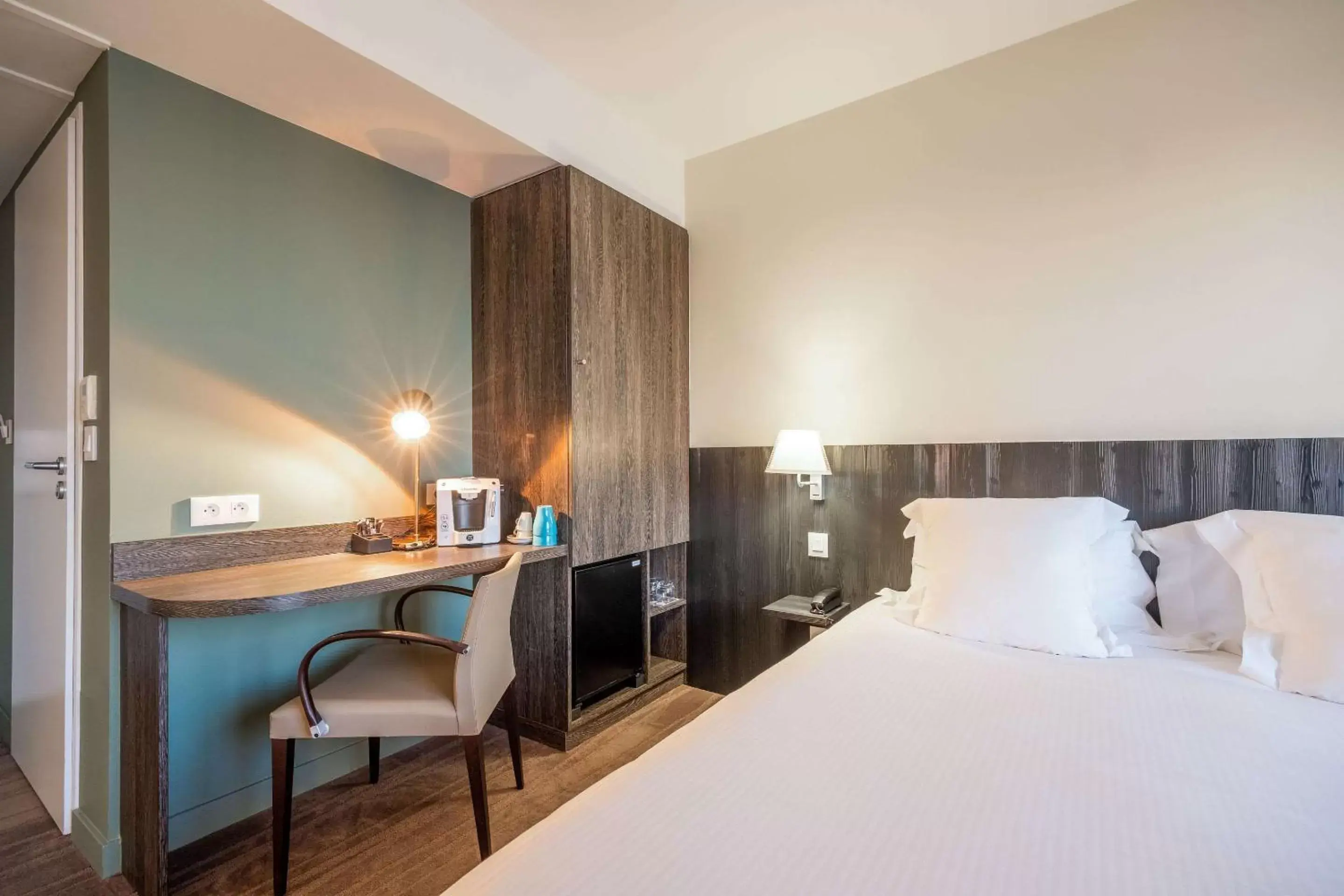 Prestige Queen Room - Ocean view in Les Flots - Hôtel et Restaurant face à l'océan - Châtelaillon-Plage Prestige Queen Room - Ocean view in Les Flots - Hôtel et Restaurant face à l'océan - Châtelaillon-Plage