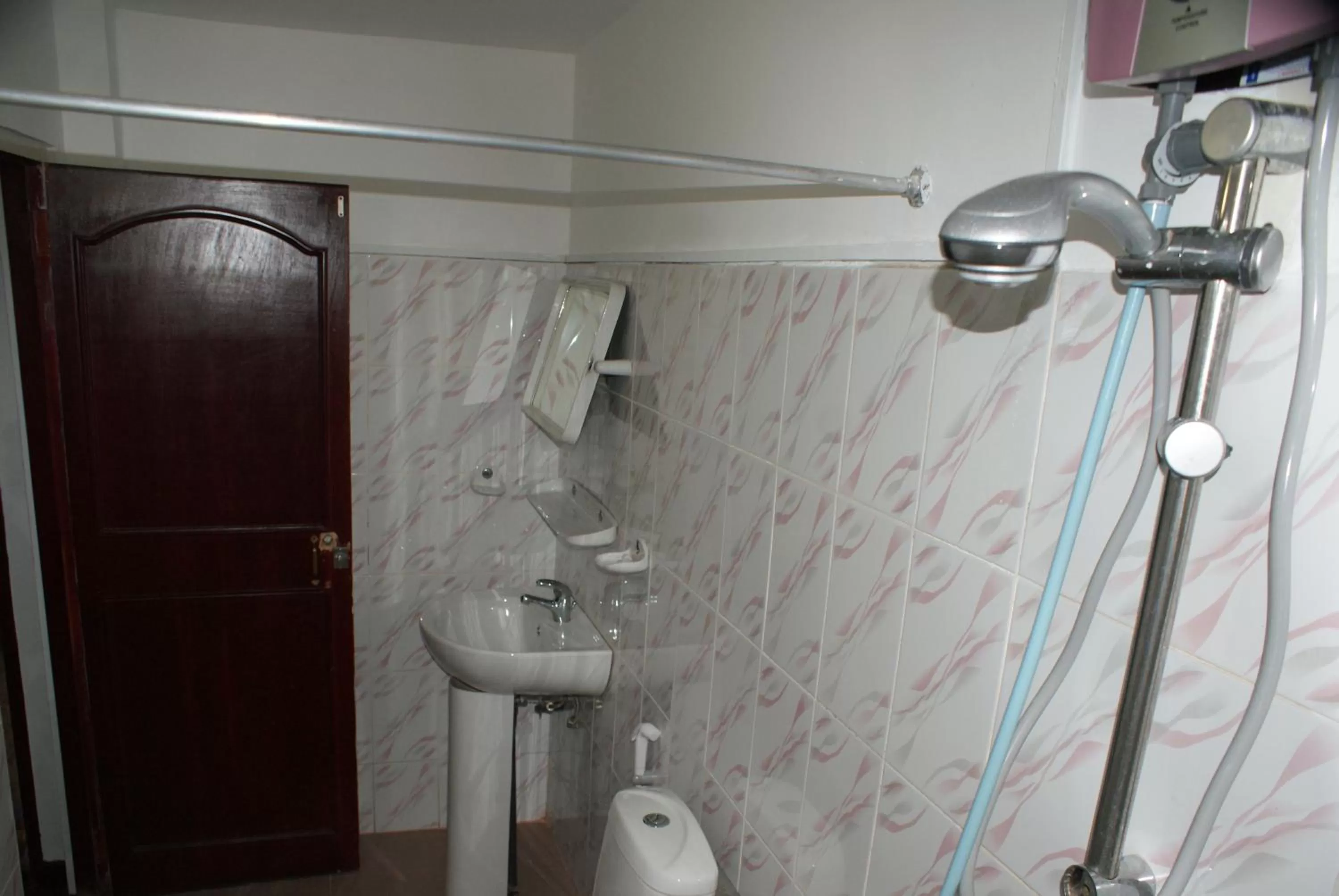 Bathroom in Panorama Accommodations Nuwara Eliya