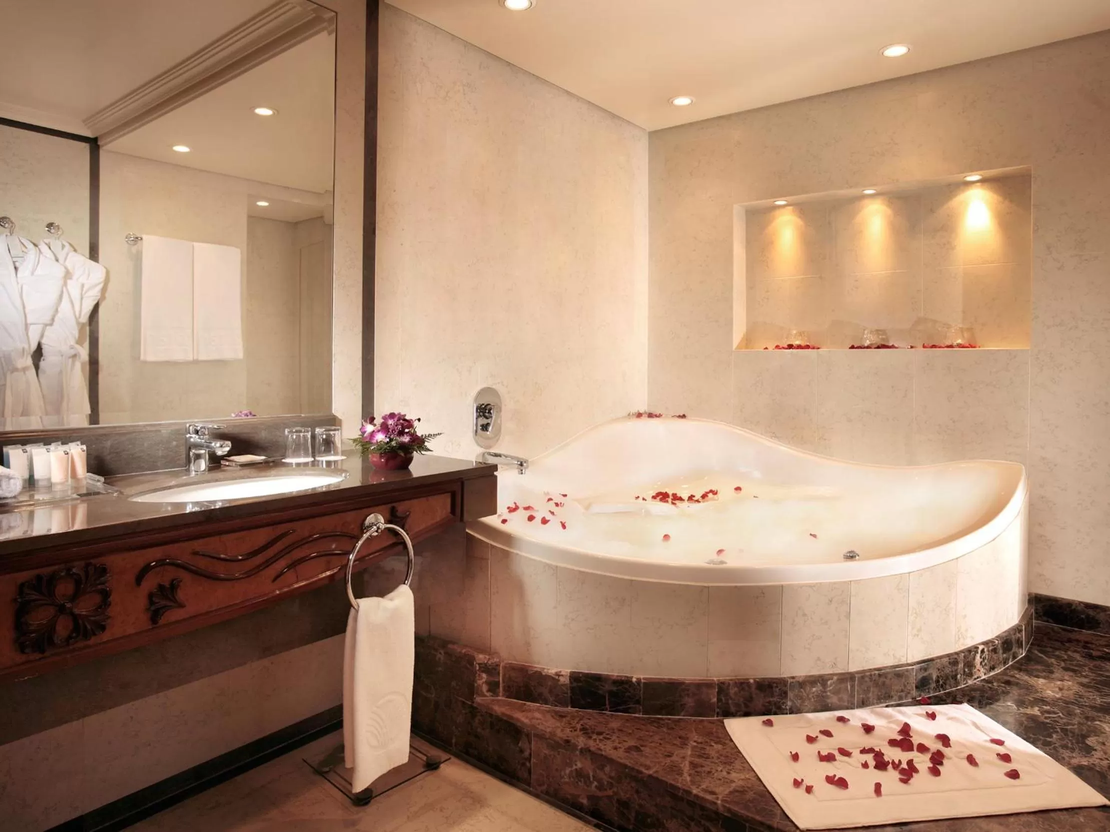 Shower in Gefinor Rotana – Beirut