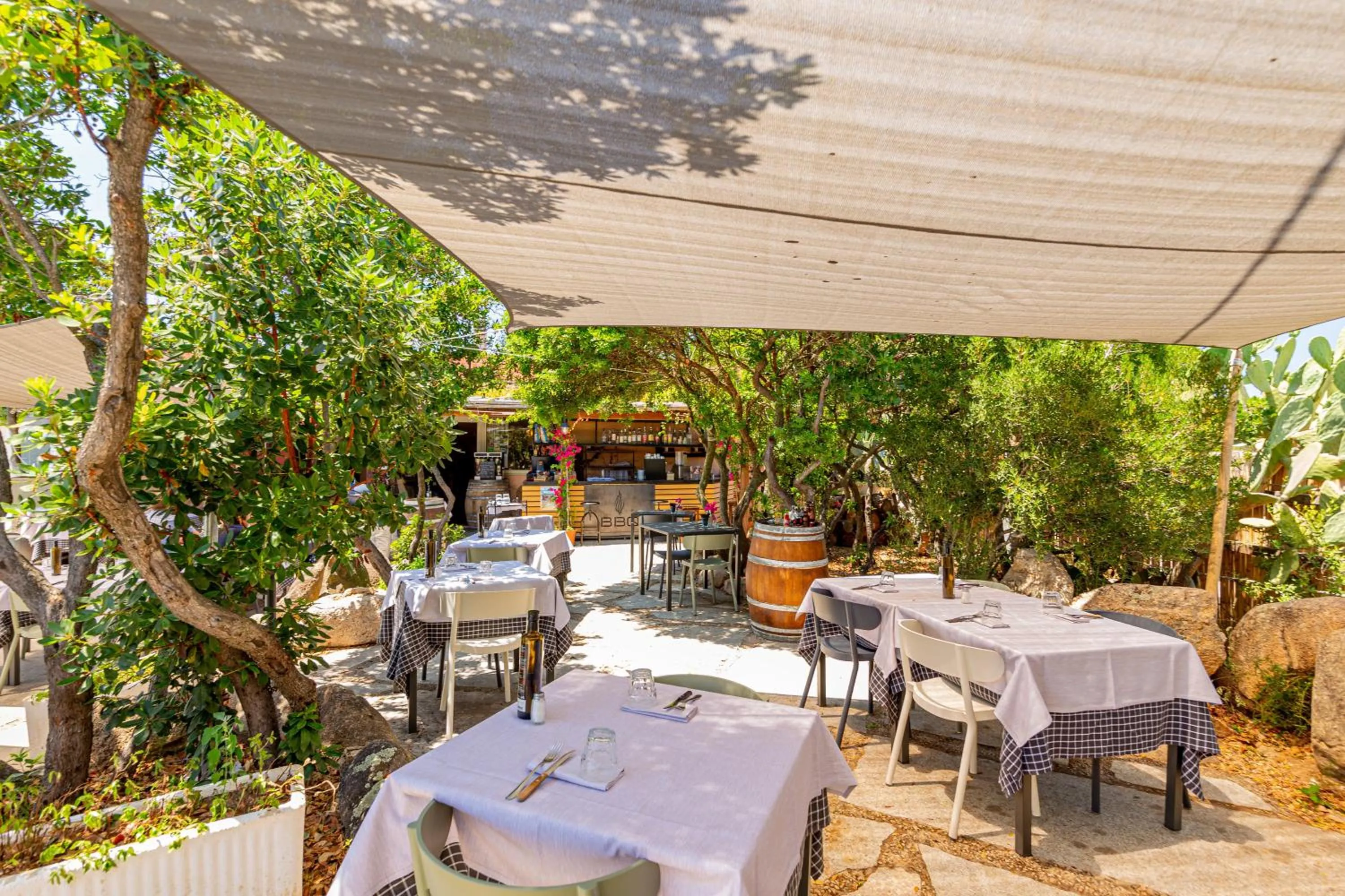 Restaurant/places to eat in Residence Hotel Lu Nibareddu