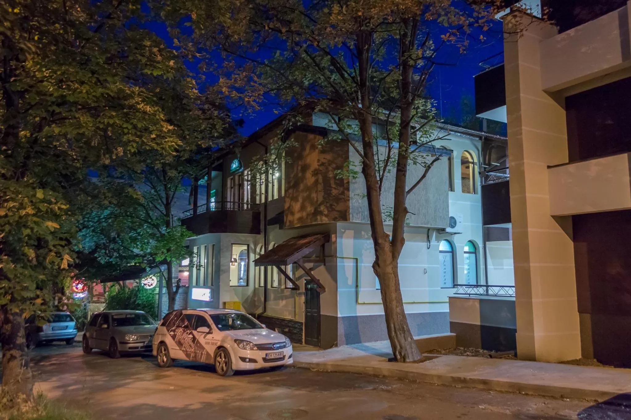 Night in Complex Friends