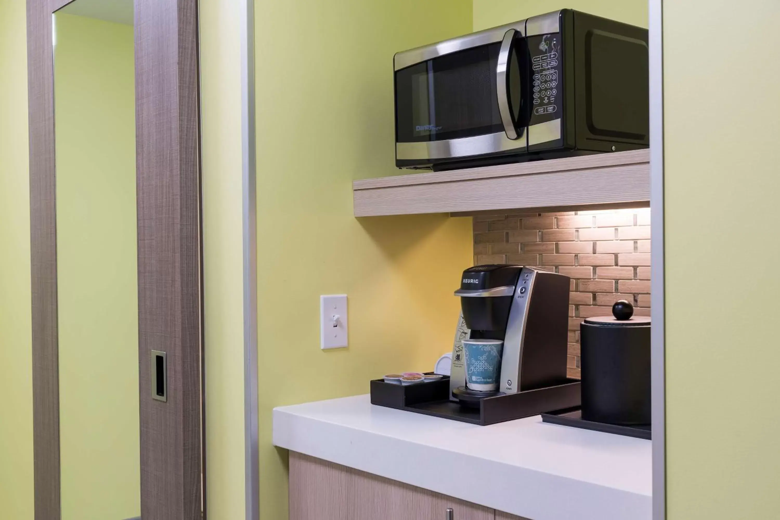 Queen Room - Mobility/Hearing Accessible with Roll In Shower in Hilton Garden Inn Grand Rapids East Queen Room - Mobility/Hearing Accessible with Roll In Shower in Hilton Garden Inn Grand Rapids East