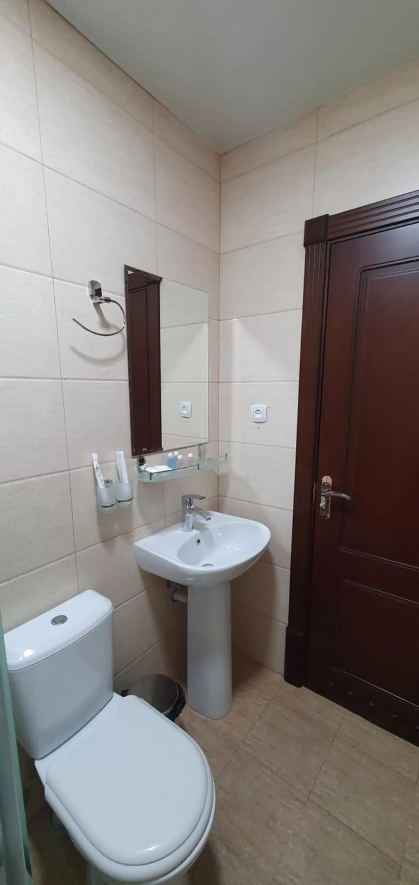 Shower, Bathroom in Comfort Hotel