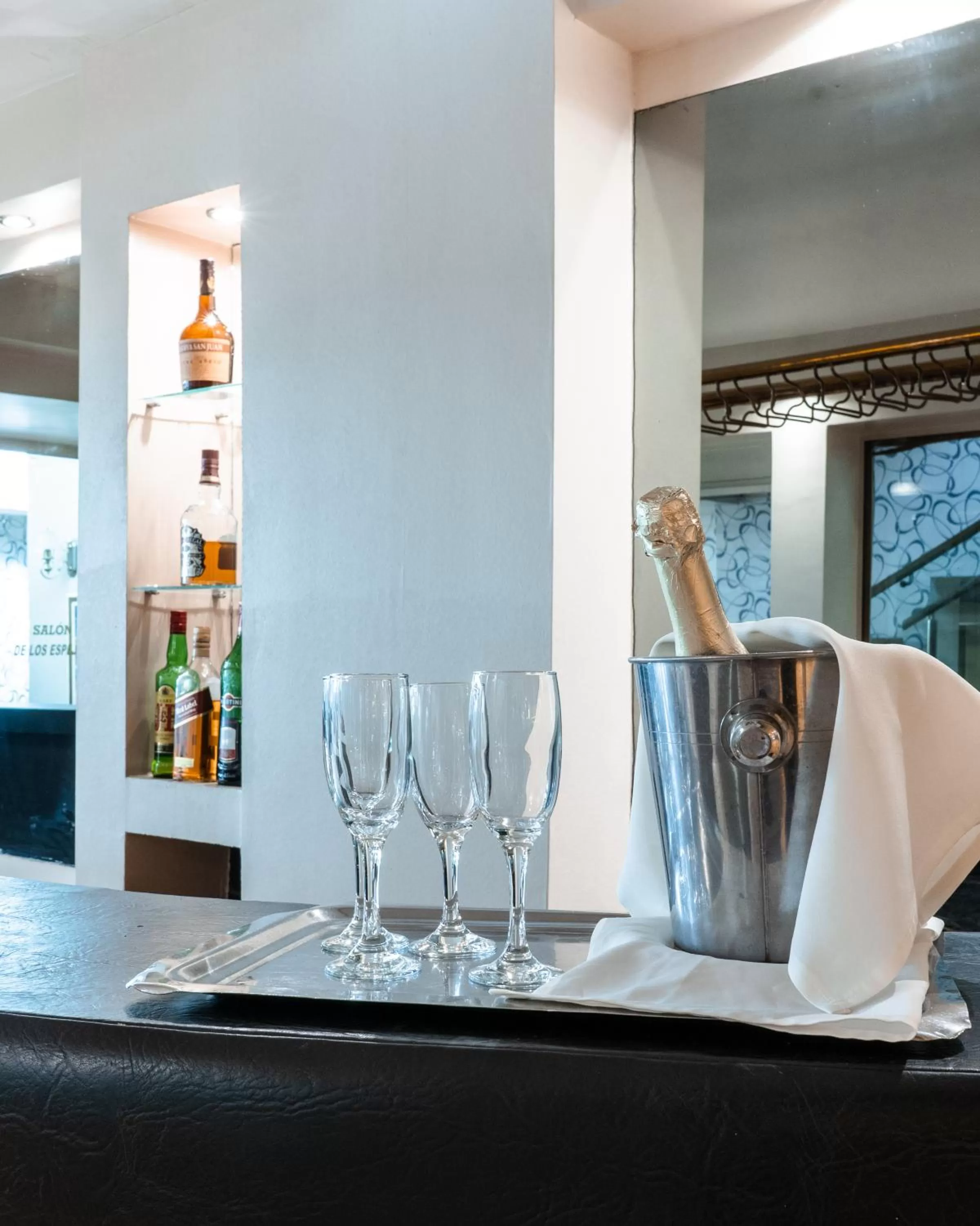 Food and drinks in Hotel Metropol