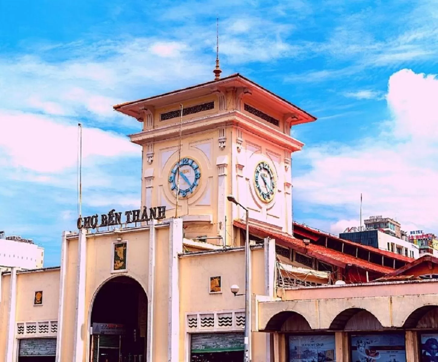 Nearby landmark in Sen Sai Gon Hotel - Ben Thanh Market