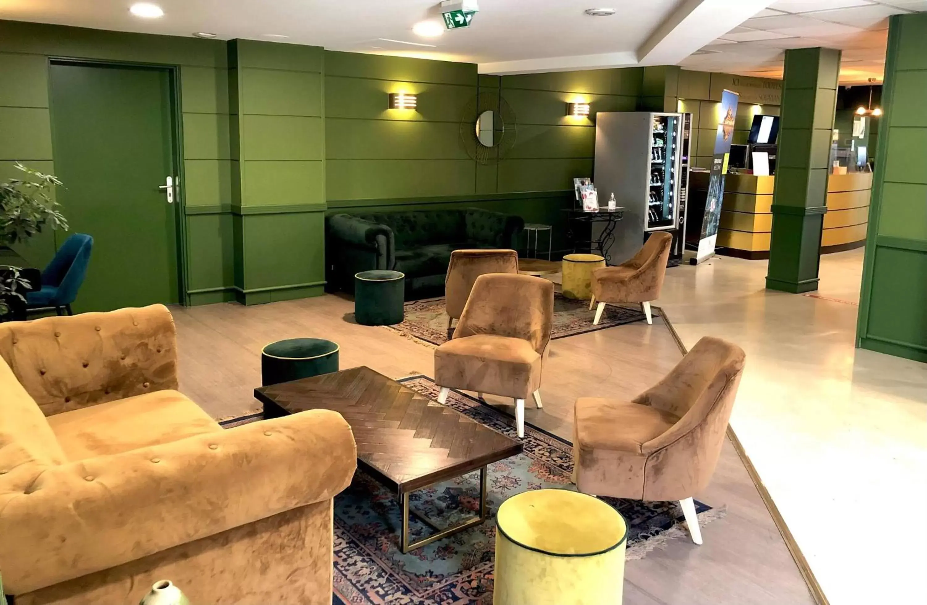 Living room, Lobby/Reception in Kyriad Rouen Centre Living room, Lobby/Reception in Kyriad Rouen Centre