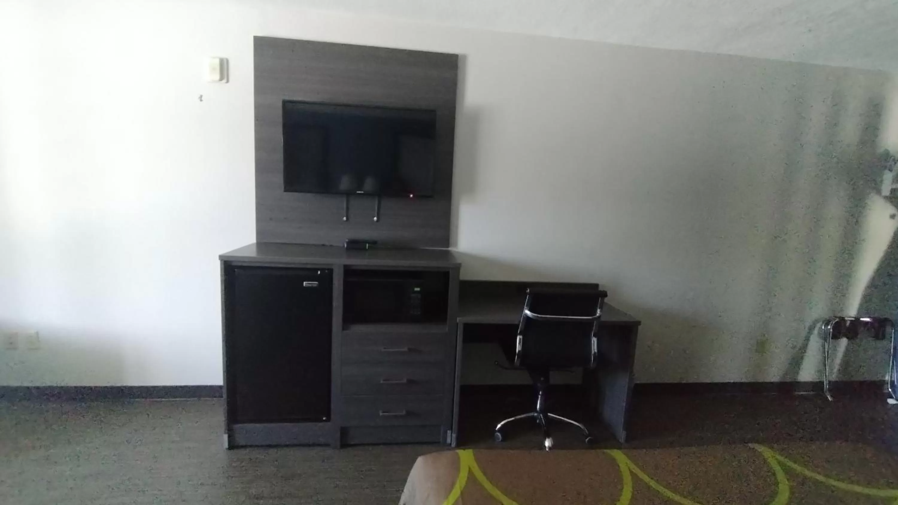 Decorative detail in Super 8 Motel by Wyndham near Fort Lauderdale Arpt