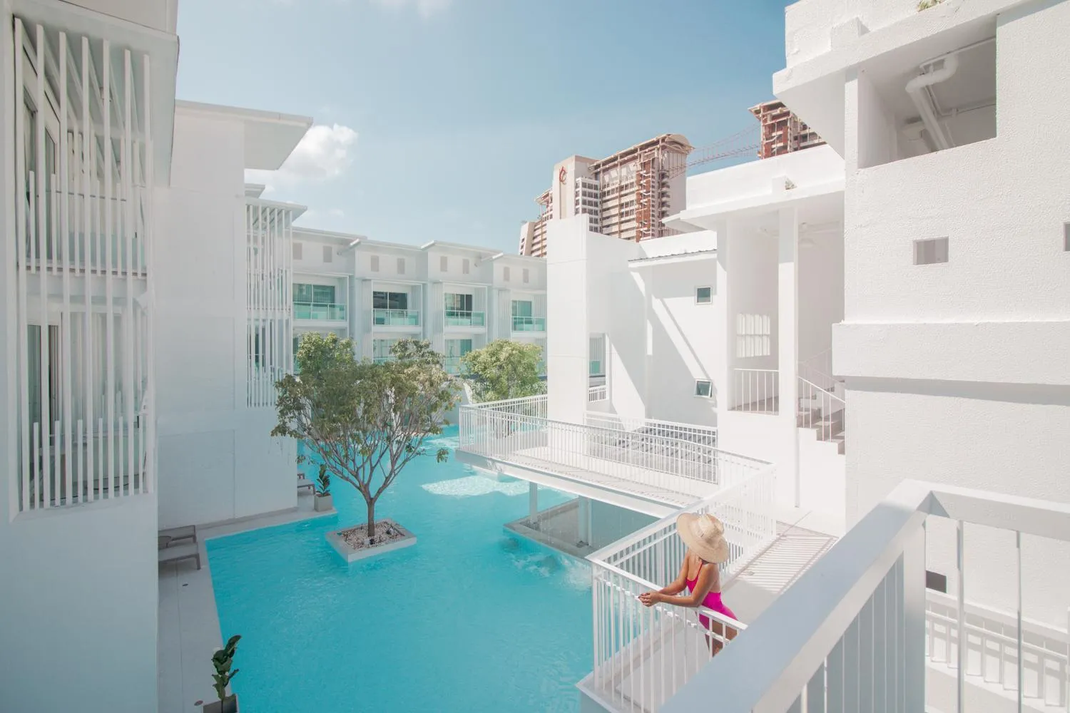 Swimming pool in Prima Hotel Pattaya