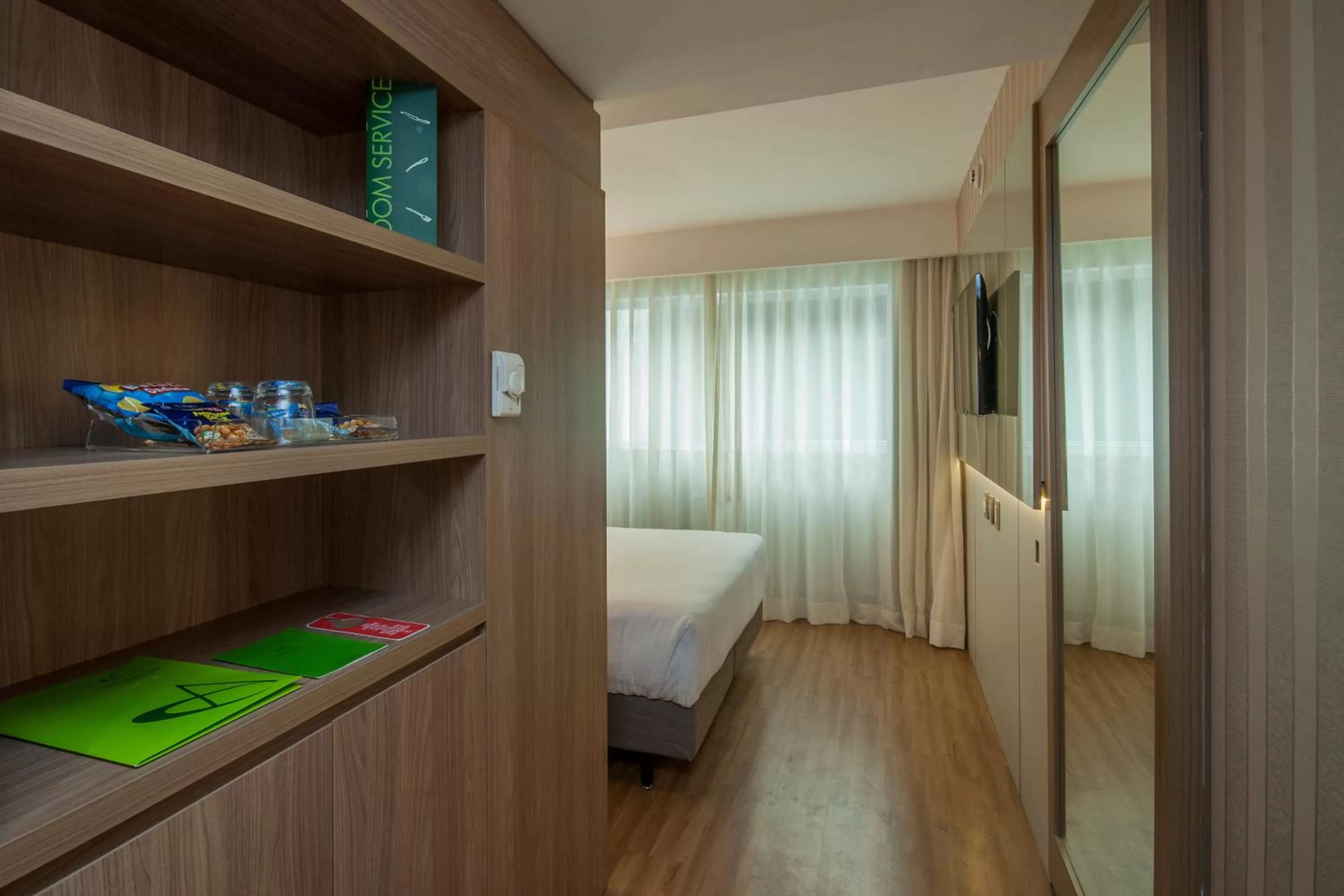 Double Room - Disability Access in Américas Copacabana Hotel