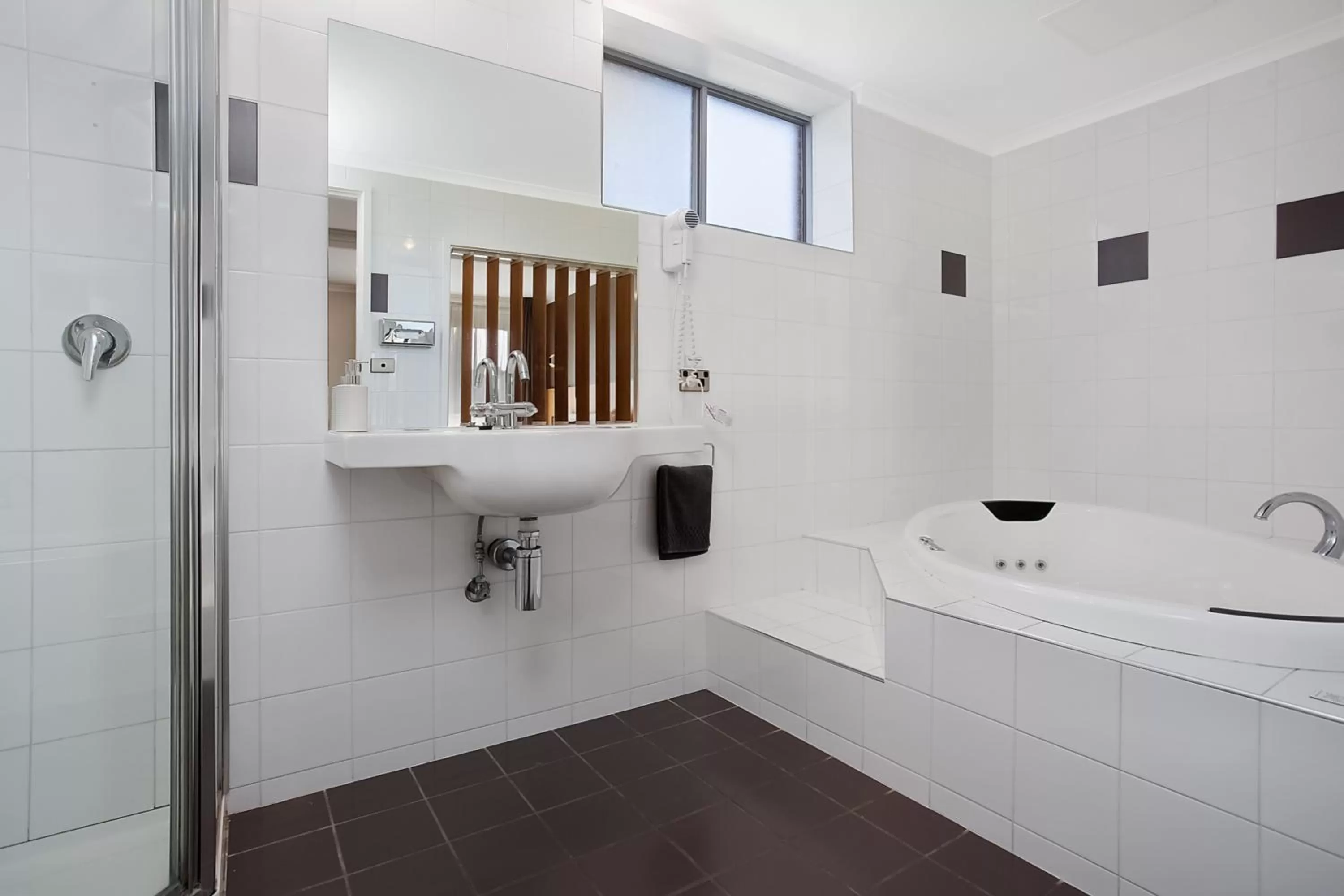 Comfort Inn On Raglan