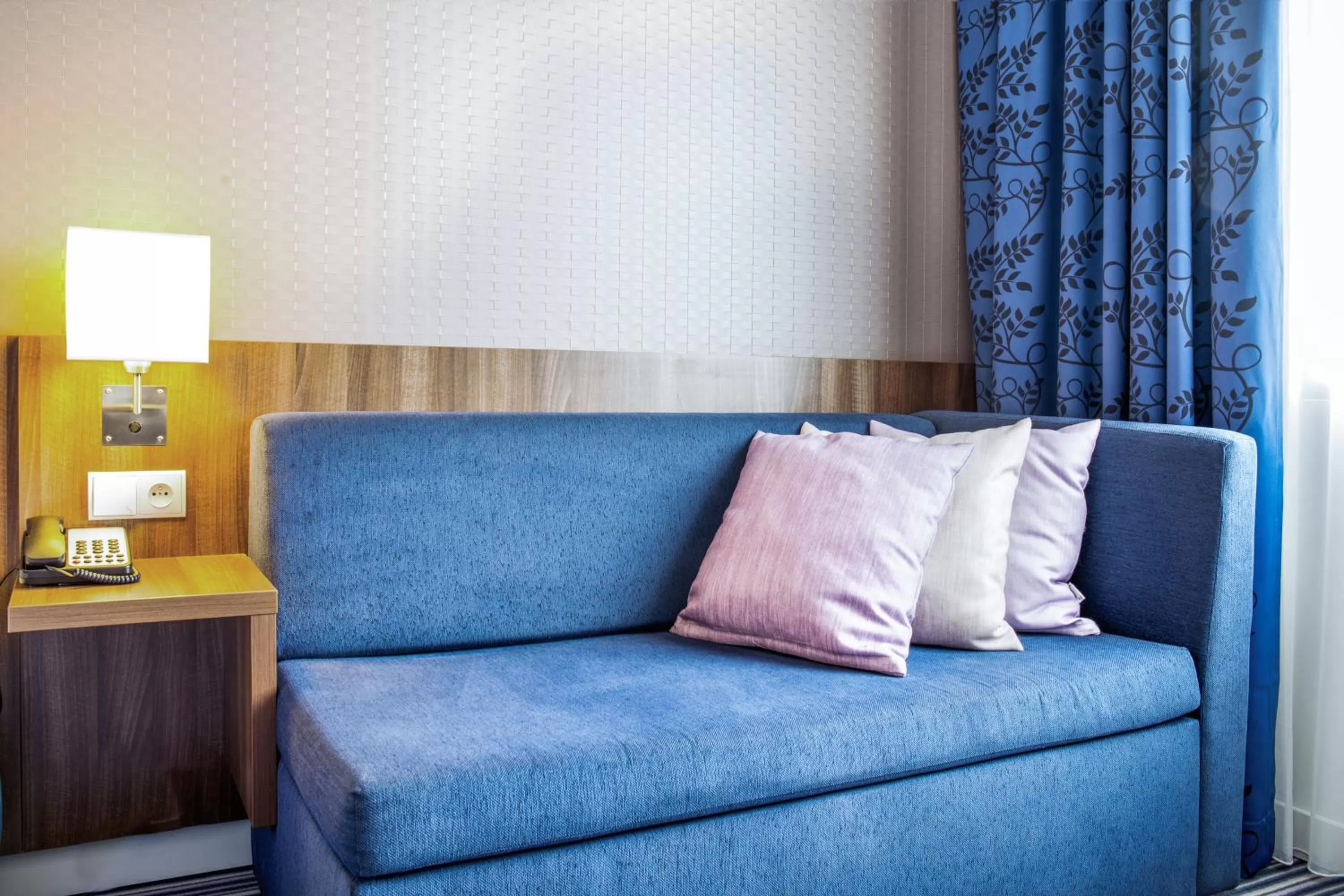 Photo of the whole room in ibis Styles Wałbrzych