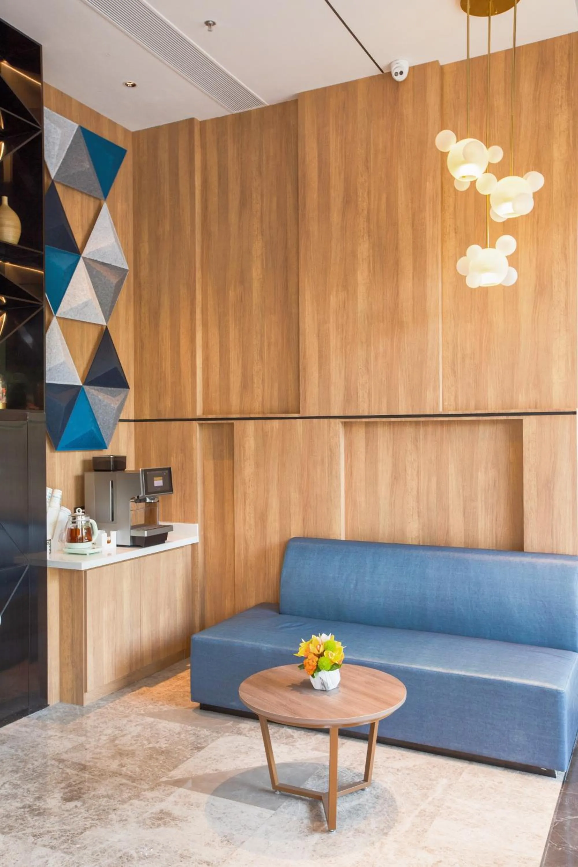 Lobby or reception in Holiday Inn Express Shantou City Center by IHG