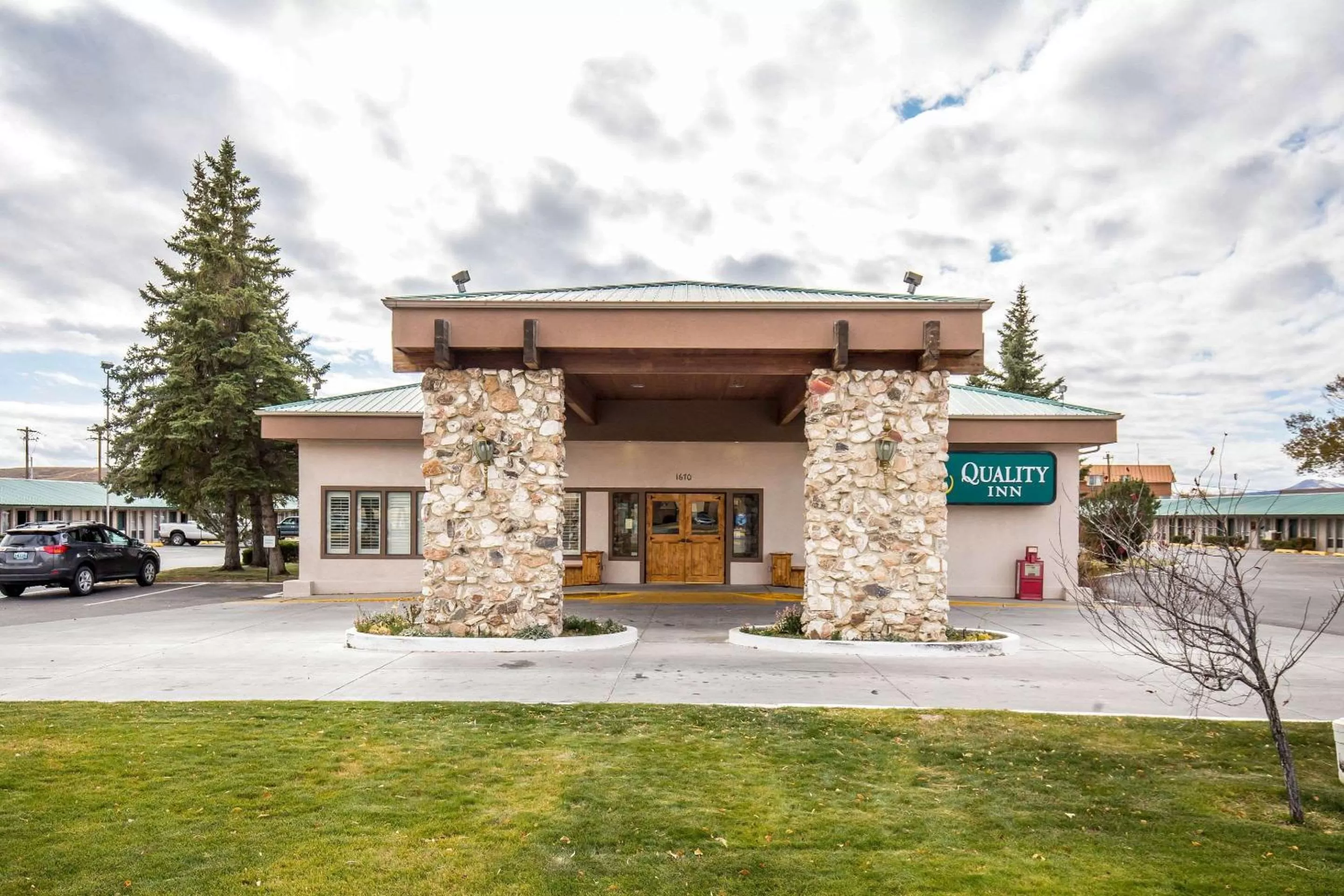 Property building in Quality Inn