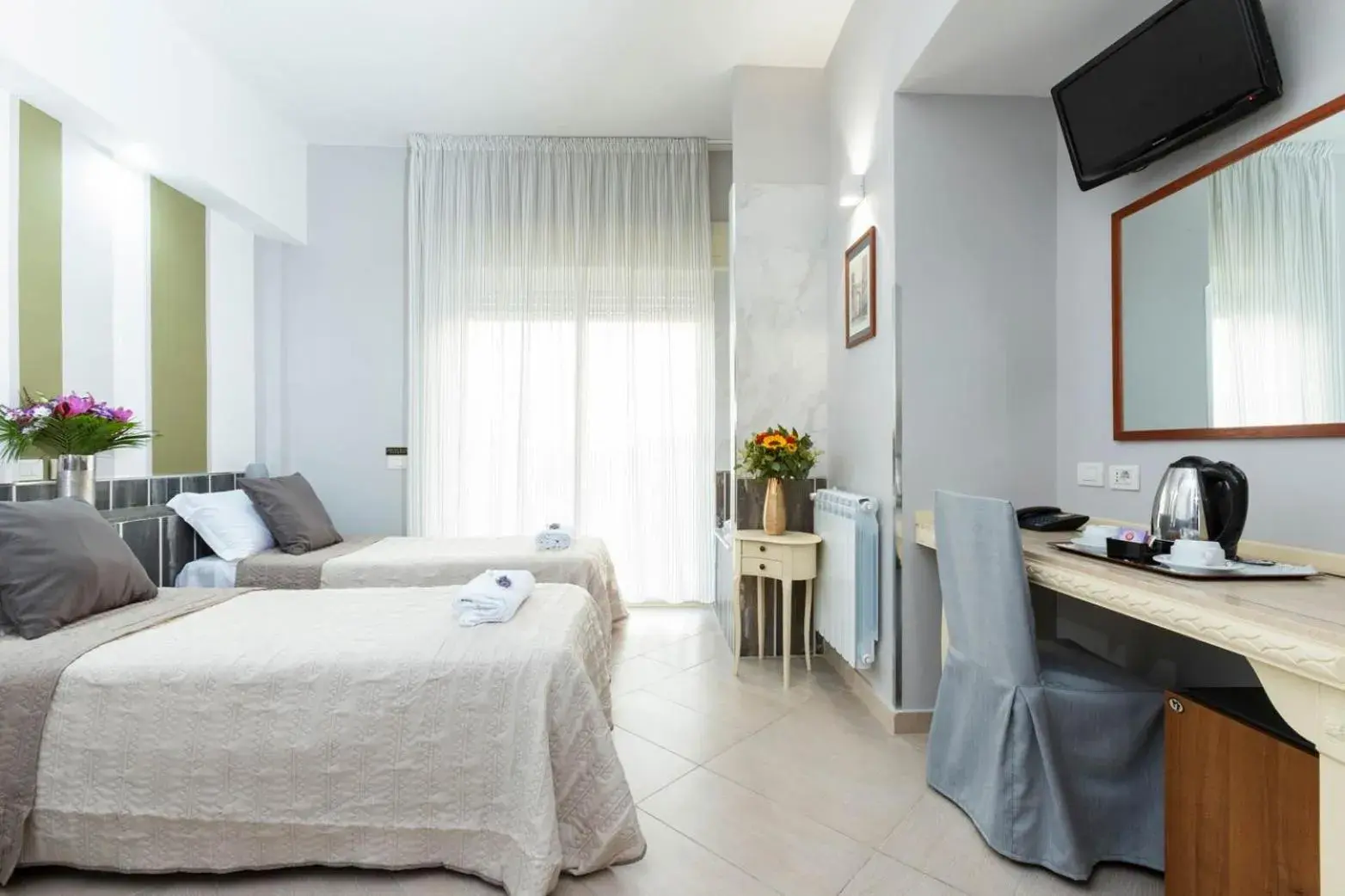 Twin Room in Hotel San Paolo Twin Room in Hotel San Paolo