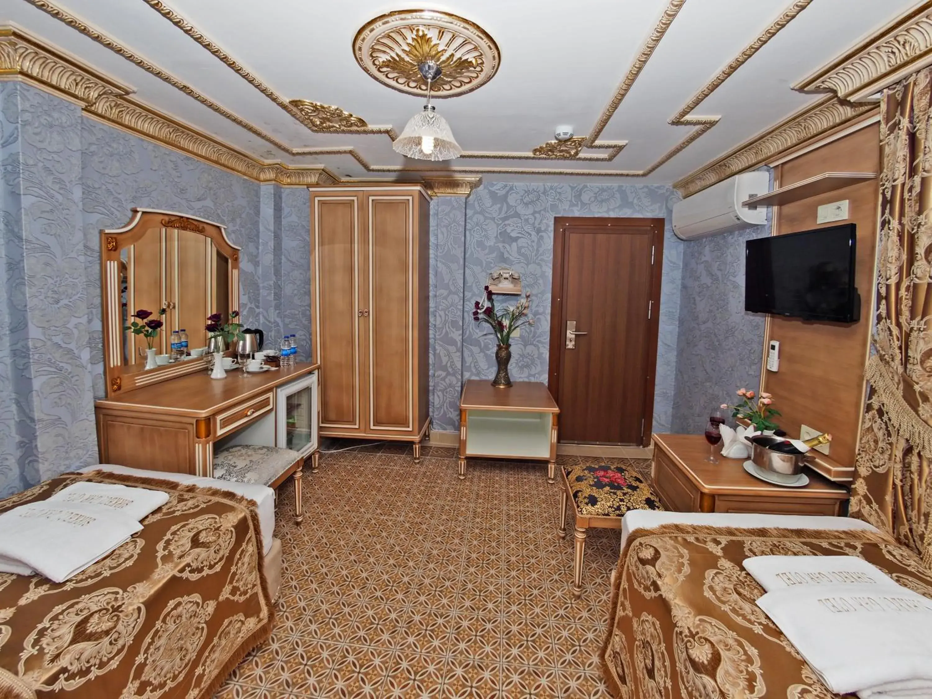 Double or Twin Room in Sirkeci Gar Hotel Double or Twin Room in Sirkeci Gar Hotel