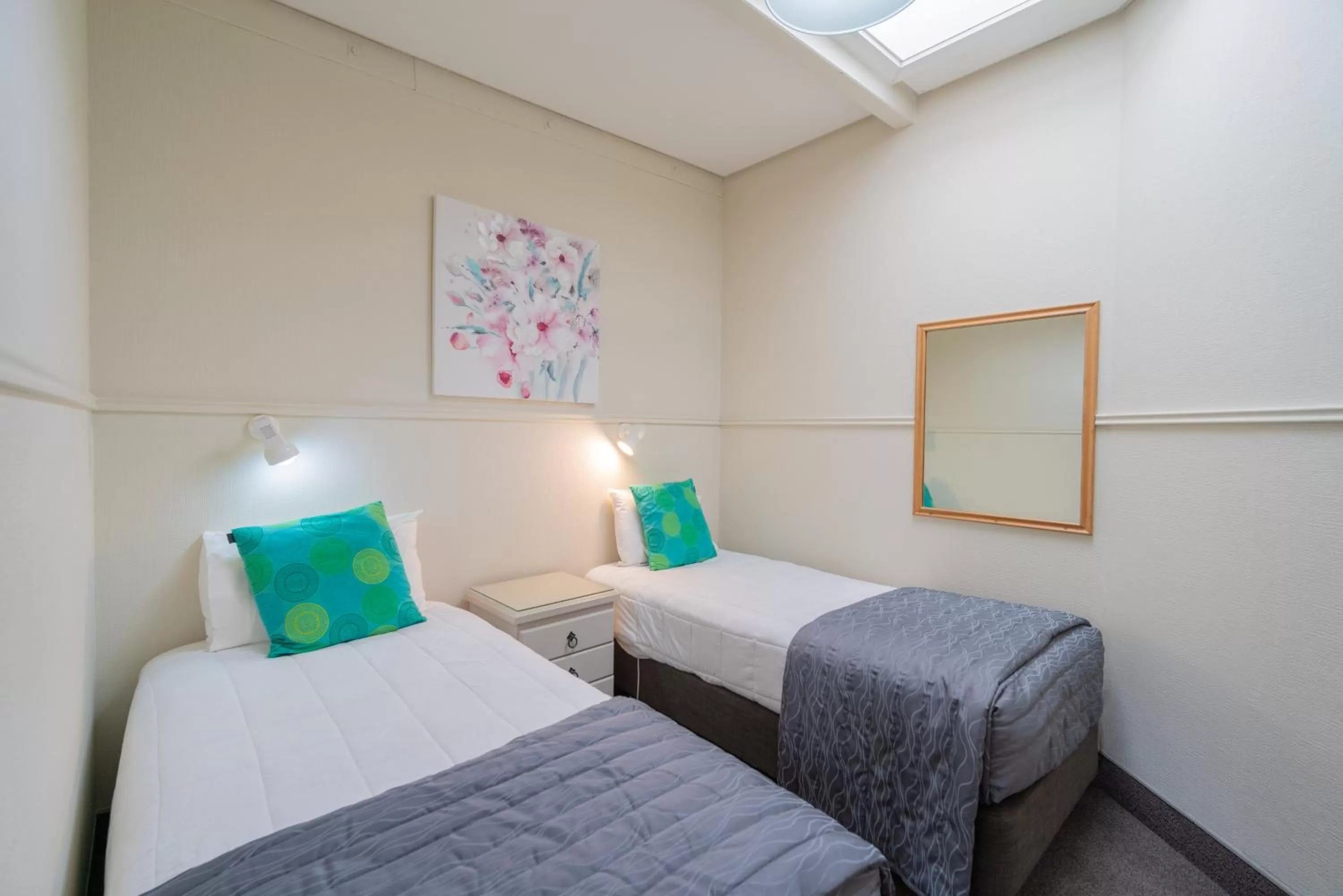 Bed in ASURE Explorer Motel & Apartments