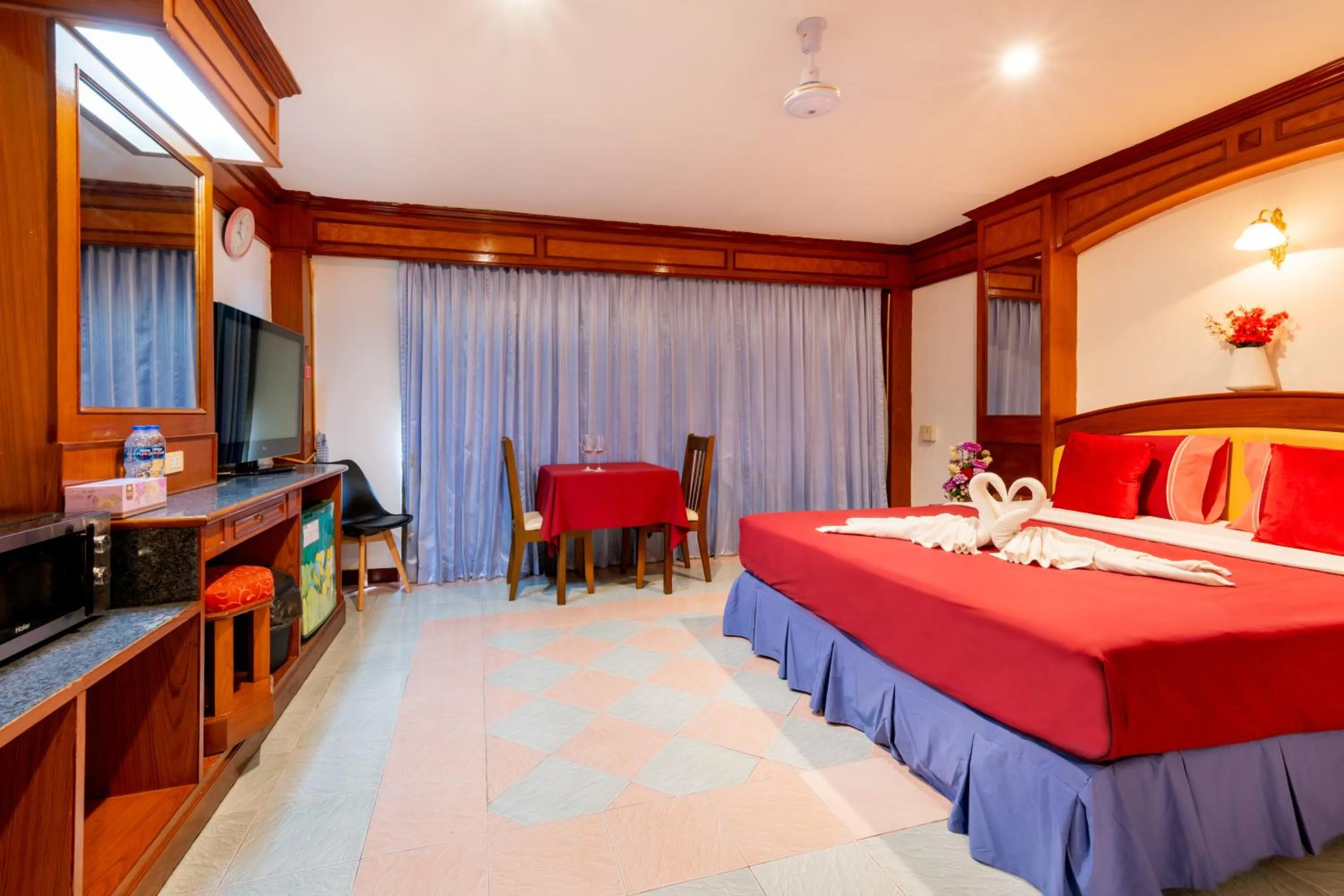 Bedroom, Bed in Lamai Hotel