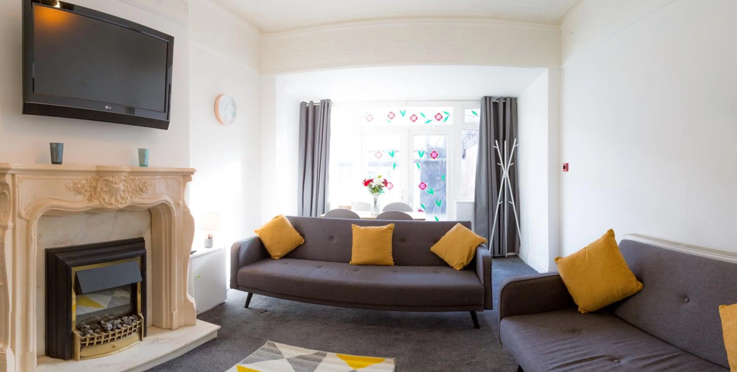 Living room, Seating Area in Rock Salt Studios