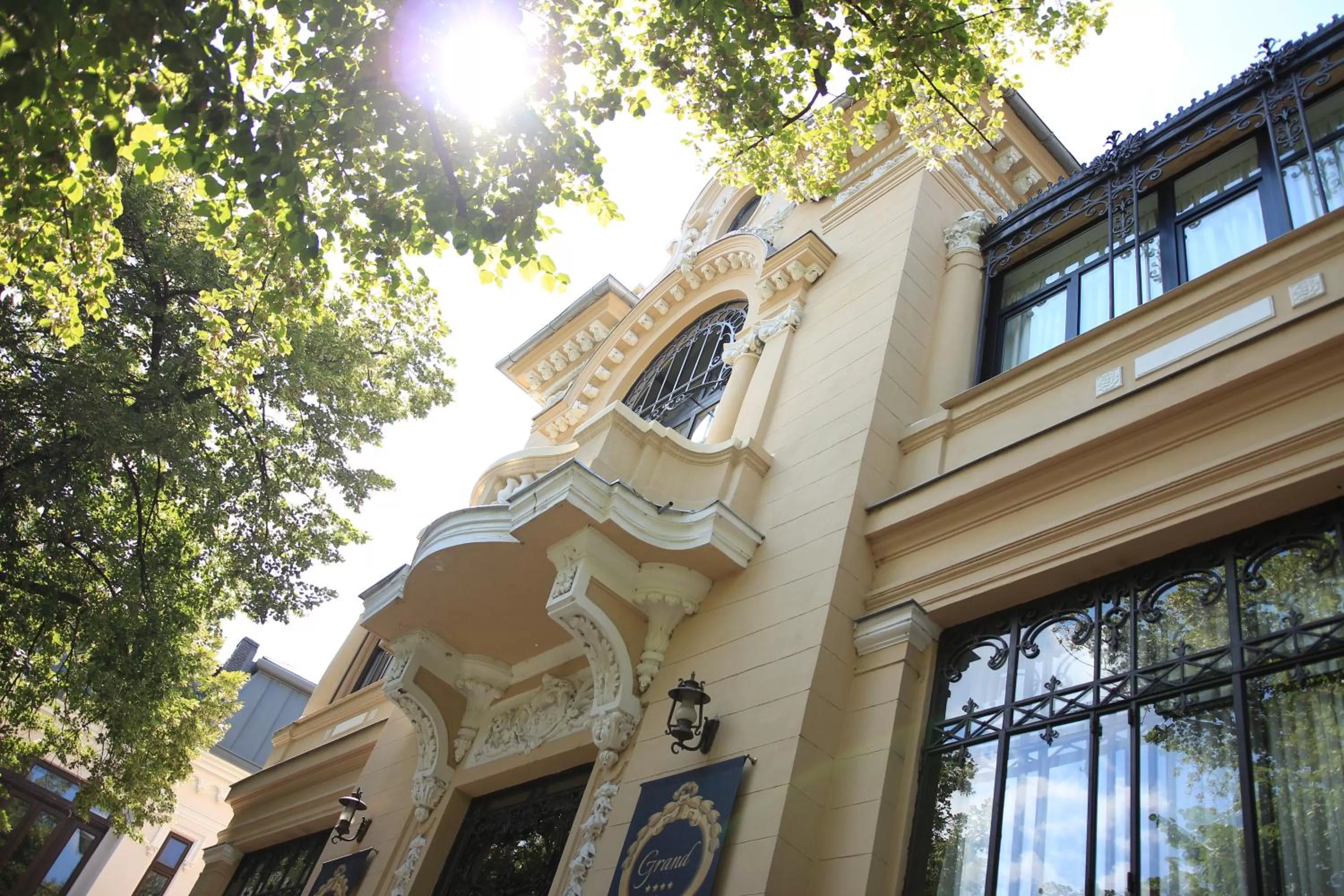 Facade/entrance in Grand Boutique Hotel
