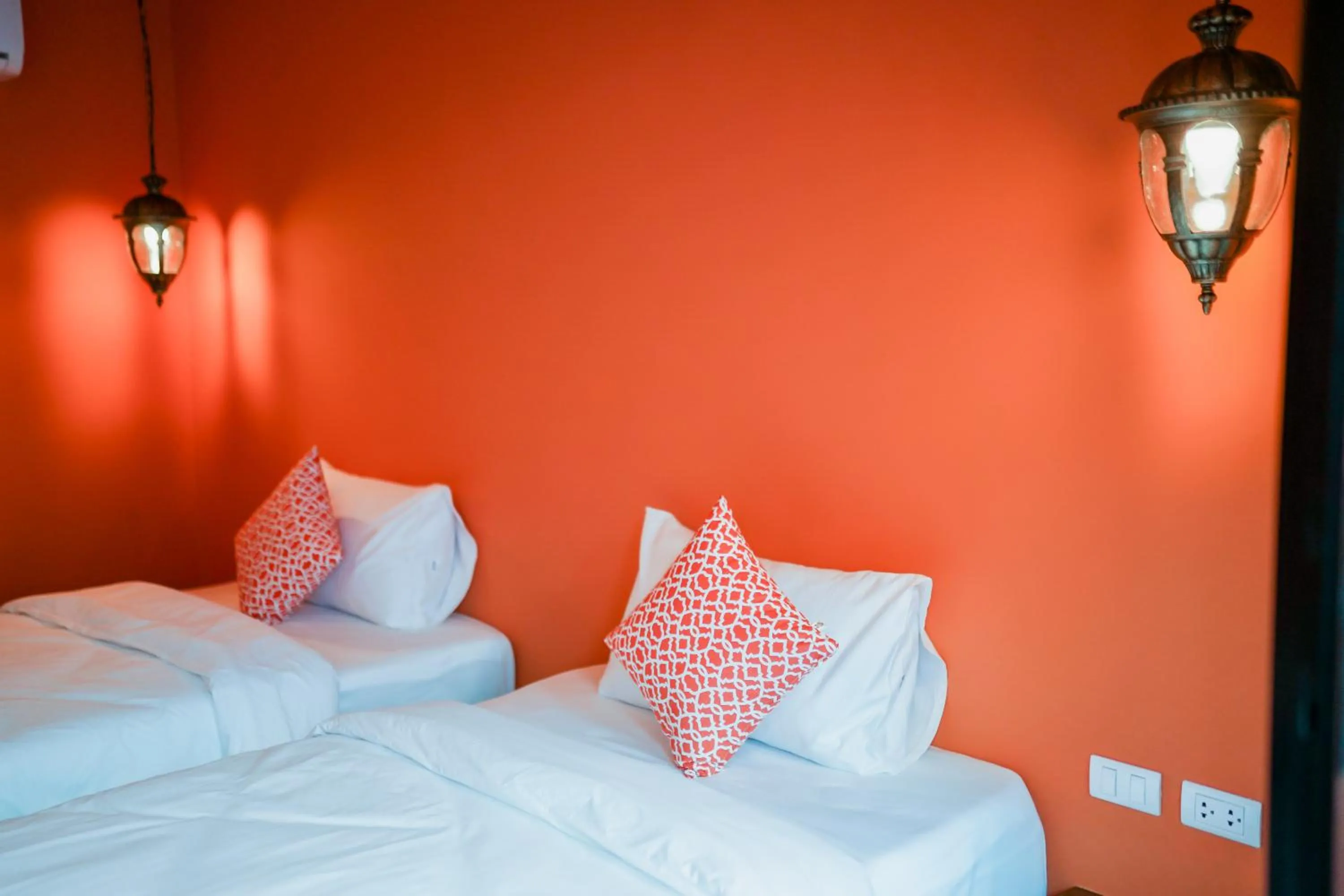 Photo of the whole room, Bed in Khaleej Mass Hotel Patong