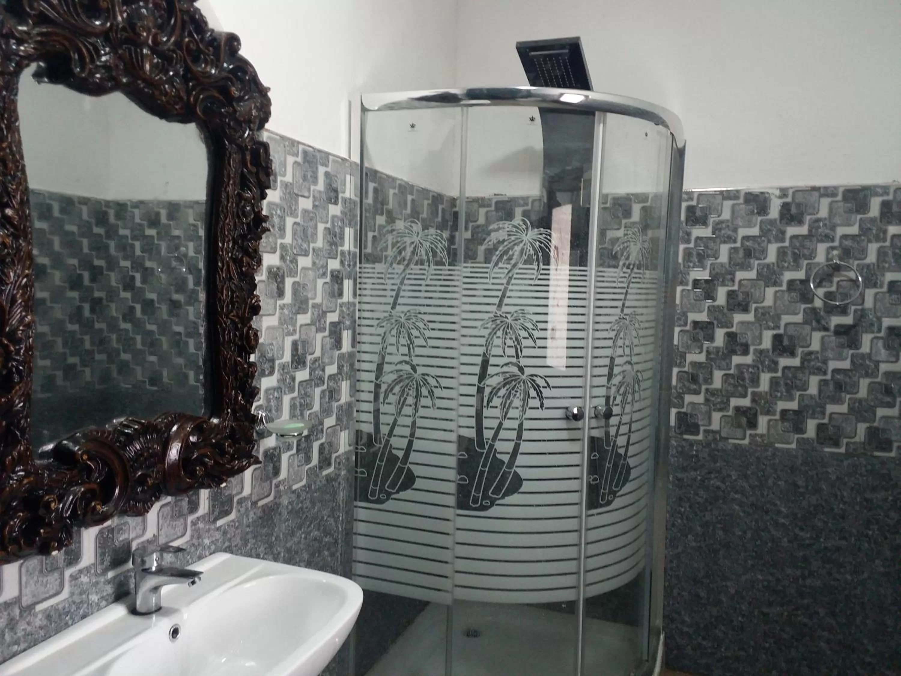 Bathroom in Ella Lucky Panoramic