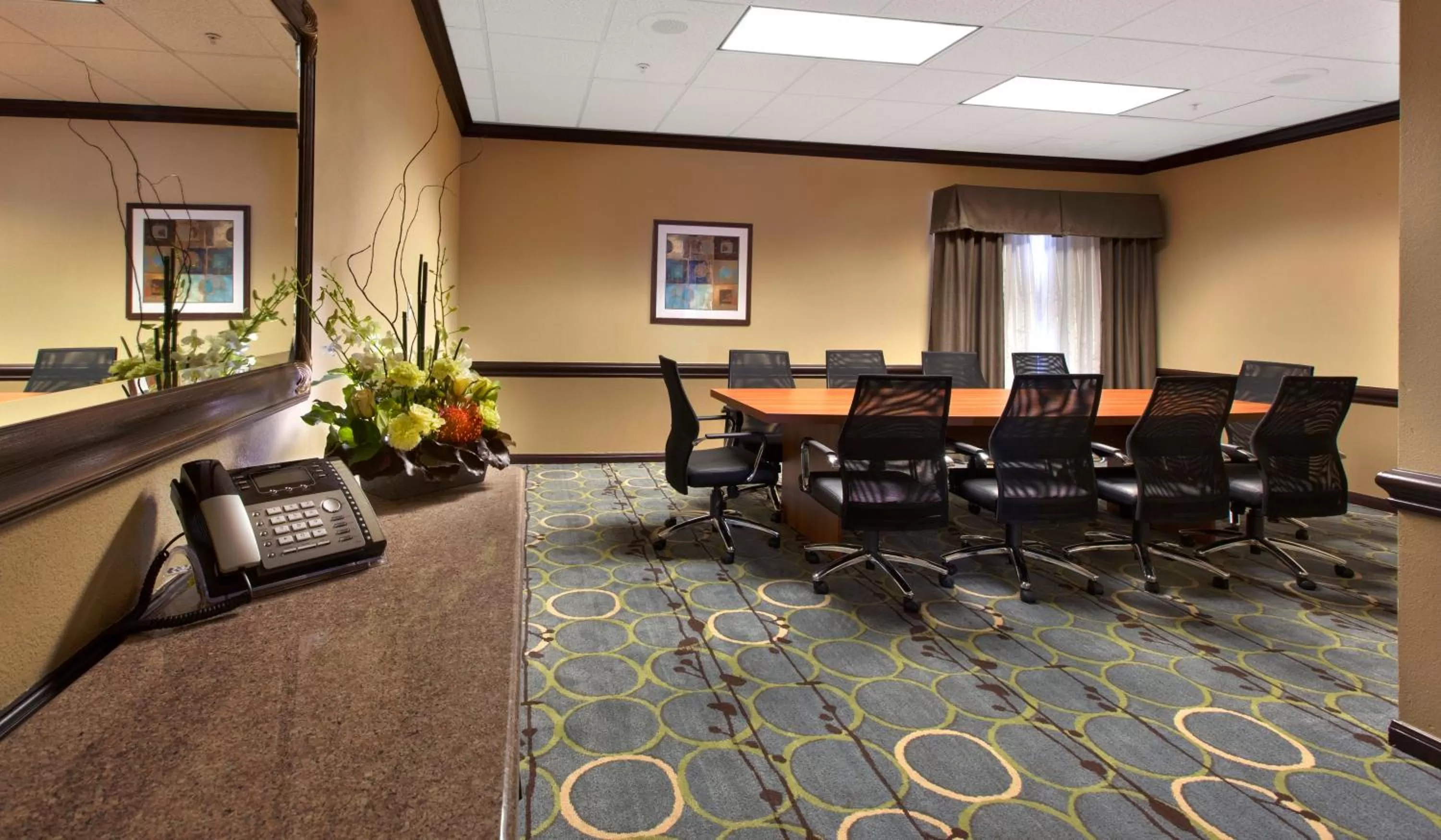 Meeting/conference room in Holiday Inn & Suites Spring - The Woodlands