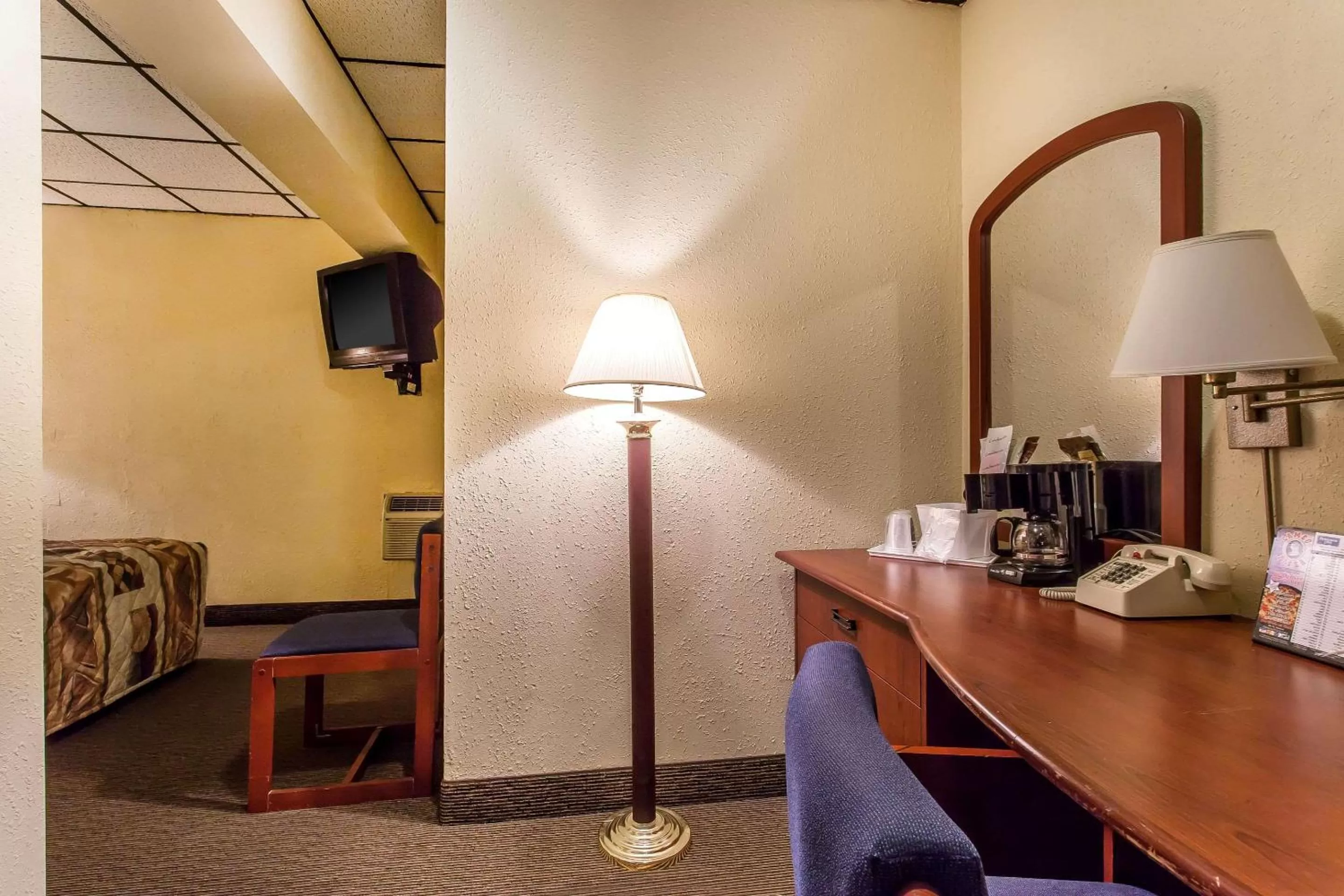 Photo of the whole room in Rodeway Inn Sandusky North