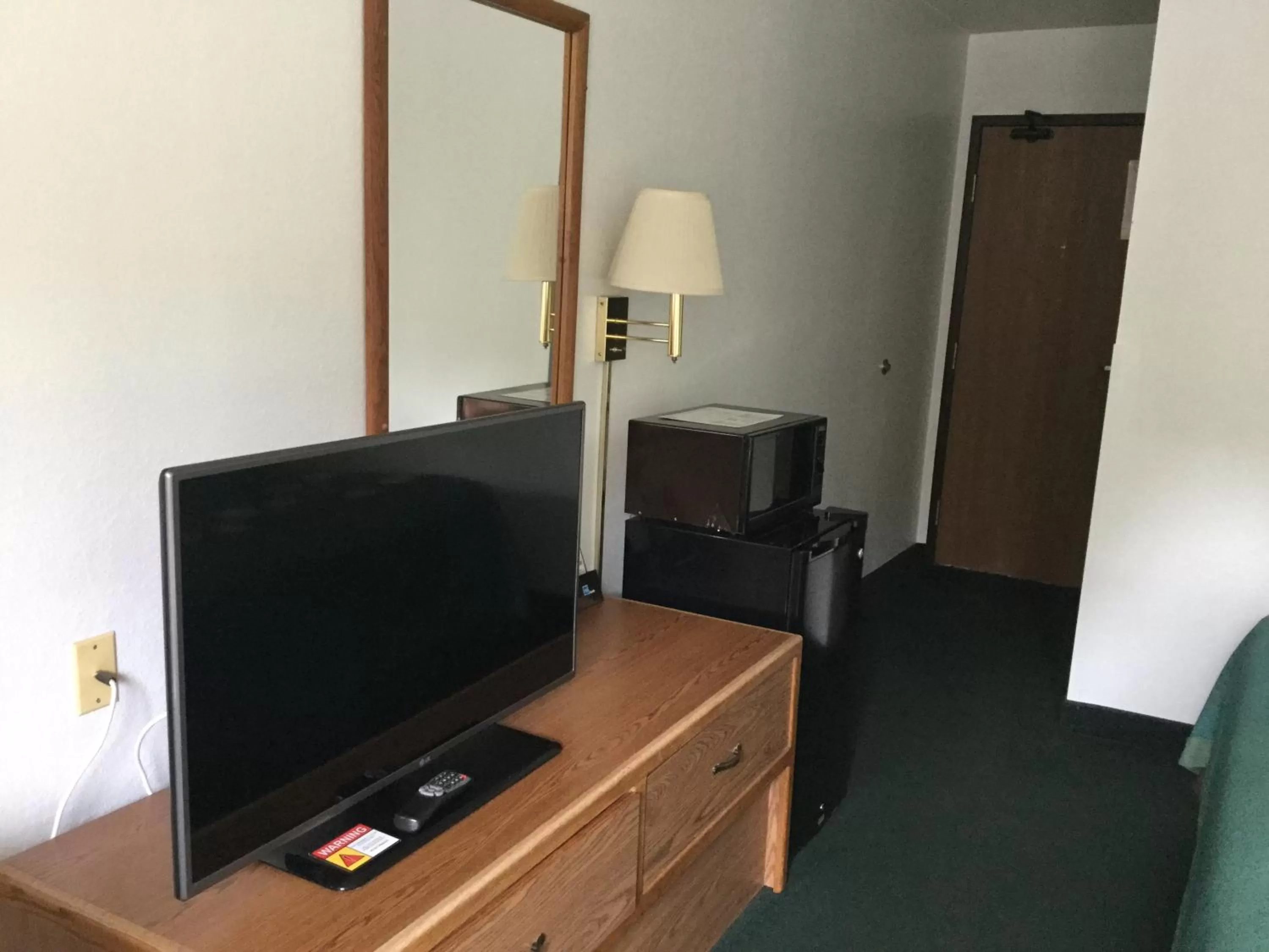 hair dresser in Super 8 by Wyndham New Stanton