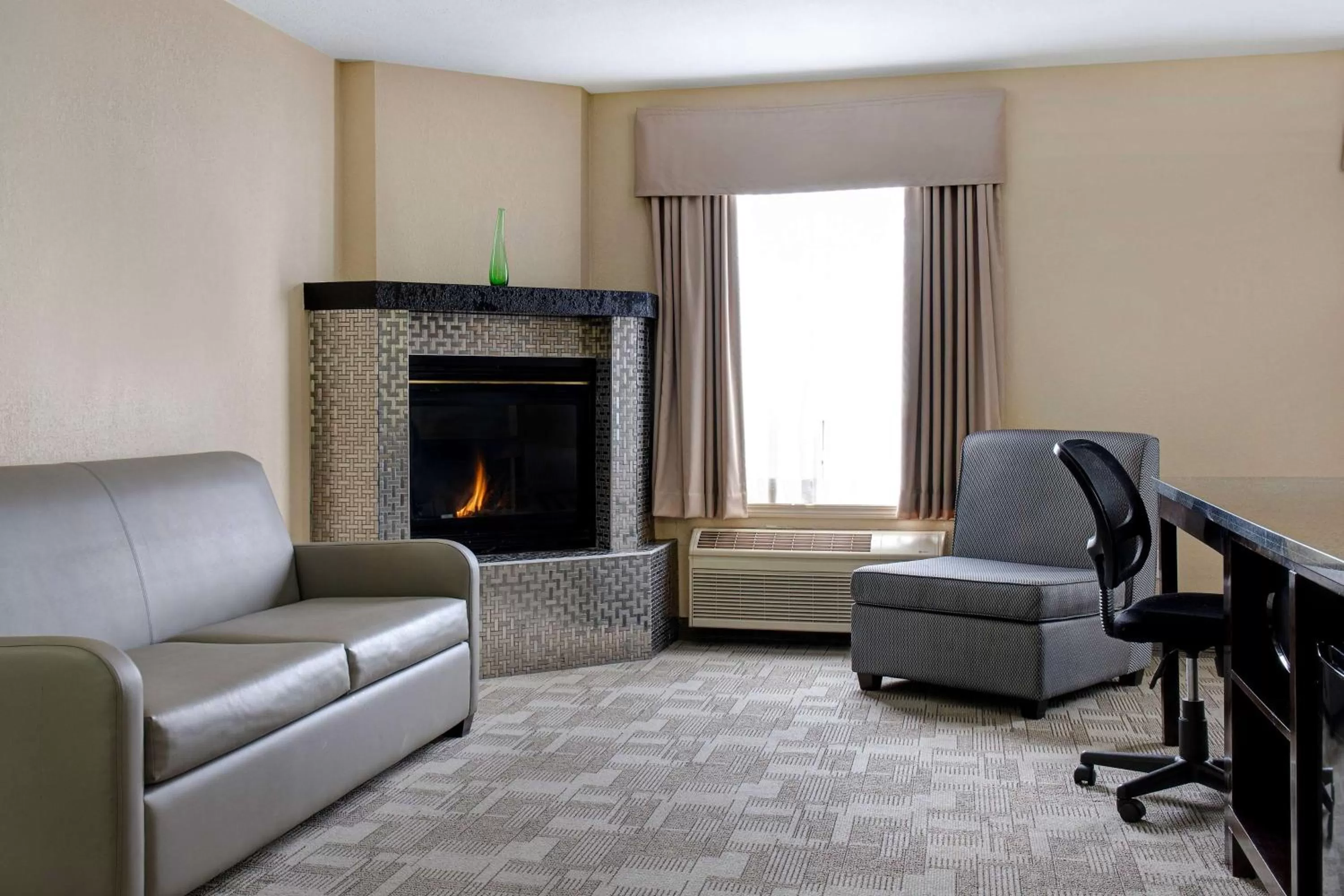 Photo of the whole room in Days Inn by Wyndham Medicine Hat