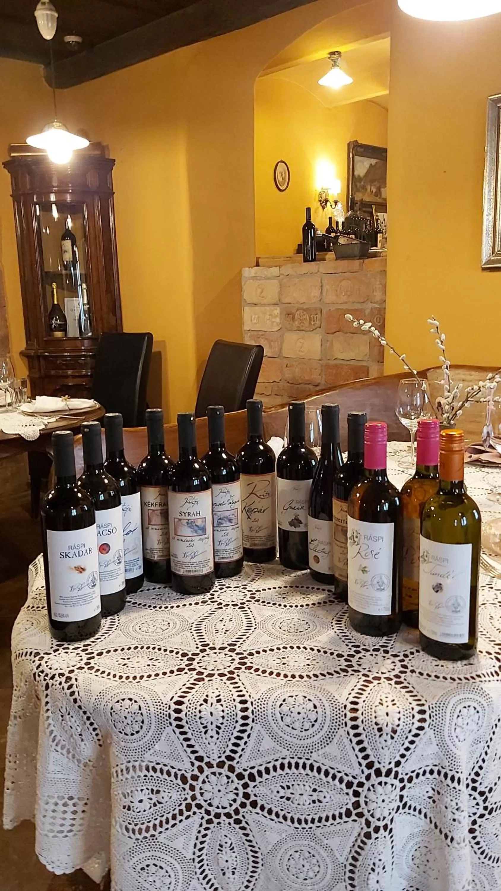 Ráspi Apartman Étterem és Borászat