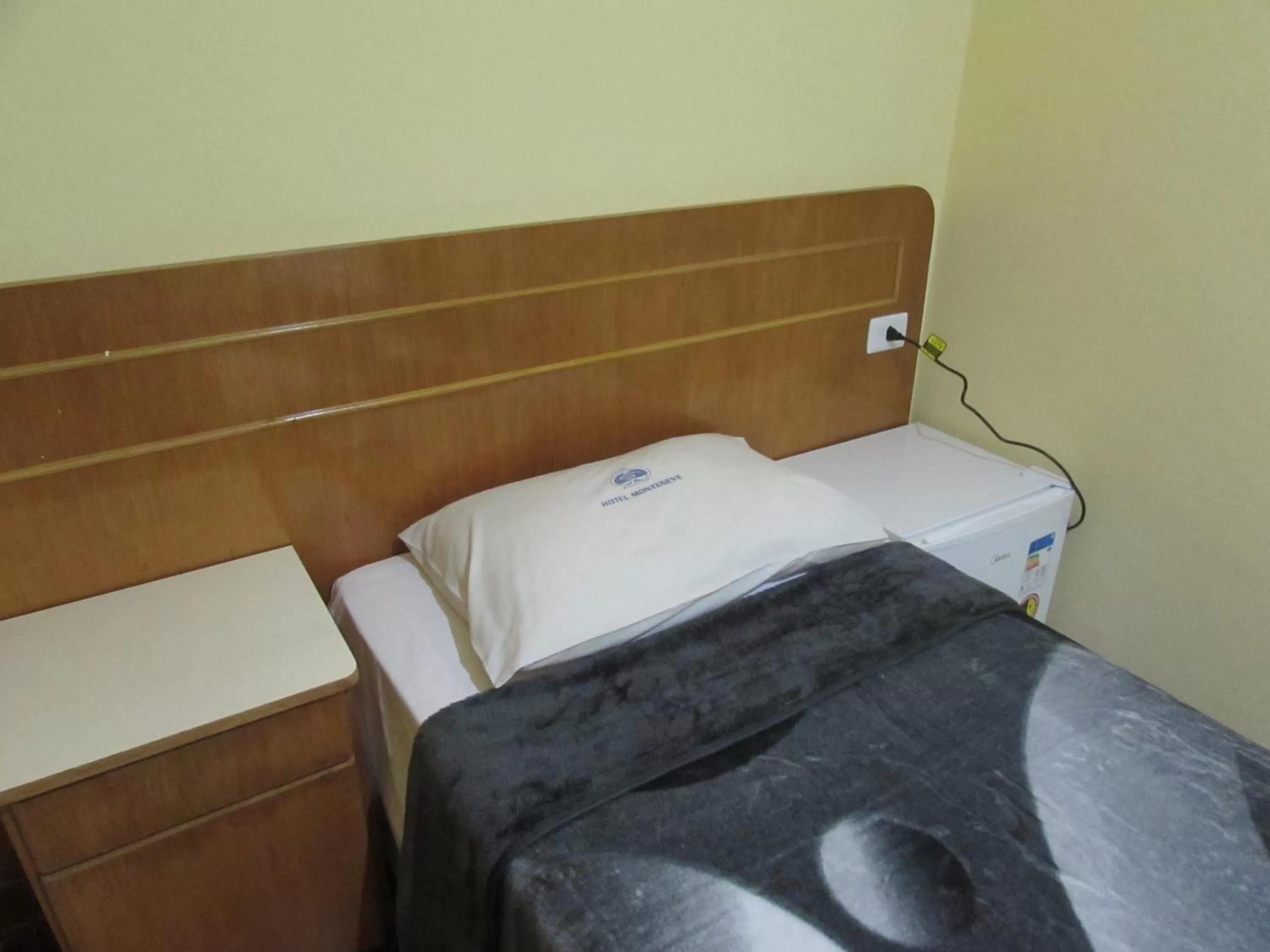 Bed in Hotel Monteneve a 2 minutos do Bom Retiro, a 8 minutos da 25 de Março a 100 metros da estação de trem para Aeroporto Internacional de Guarulhos