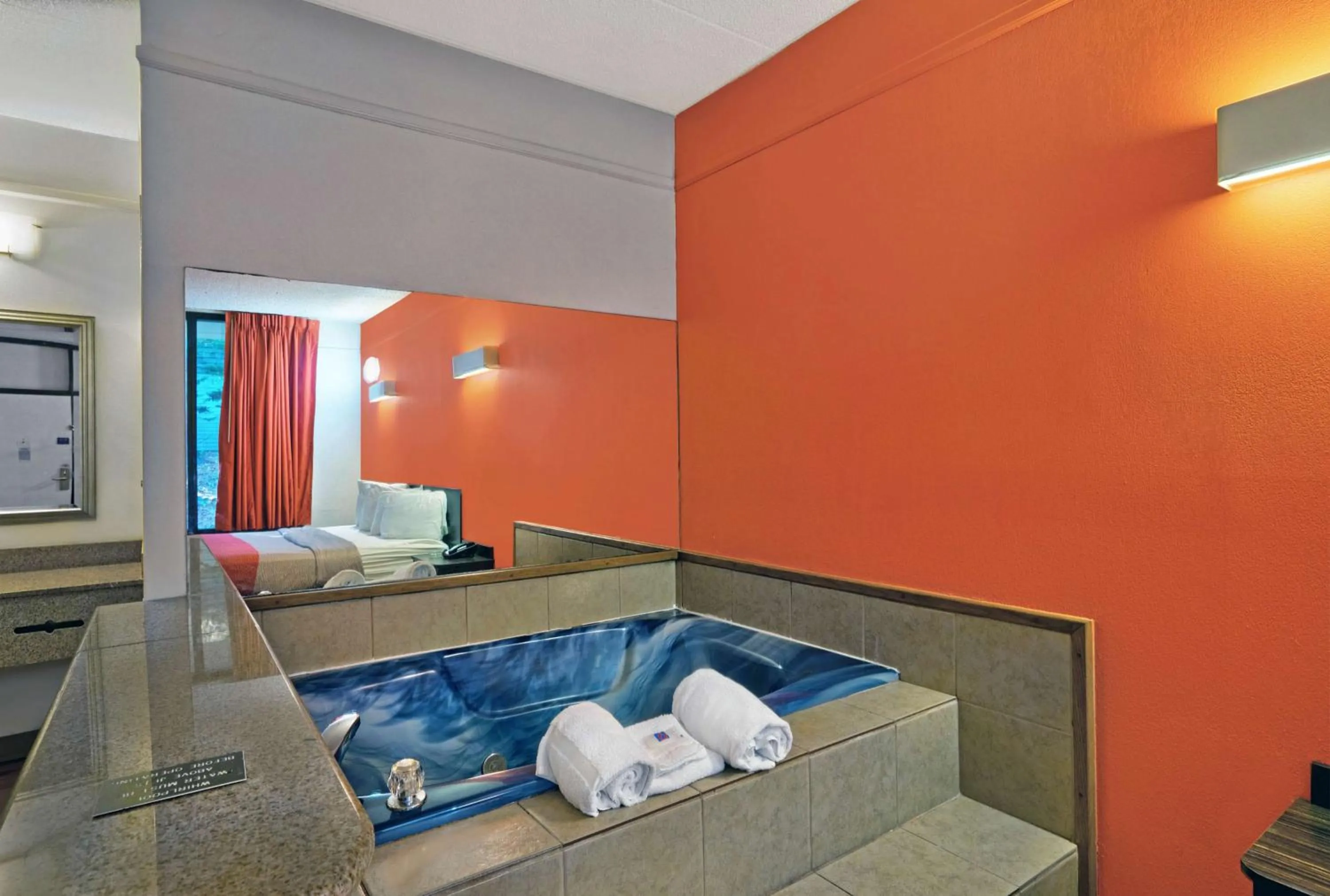 Photo of the whole room, Bed in Motel 6-Seaford, DE