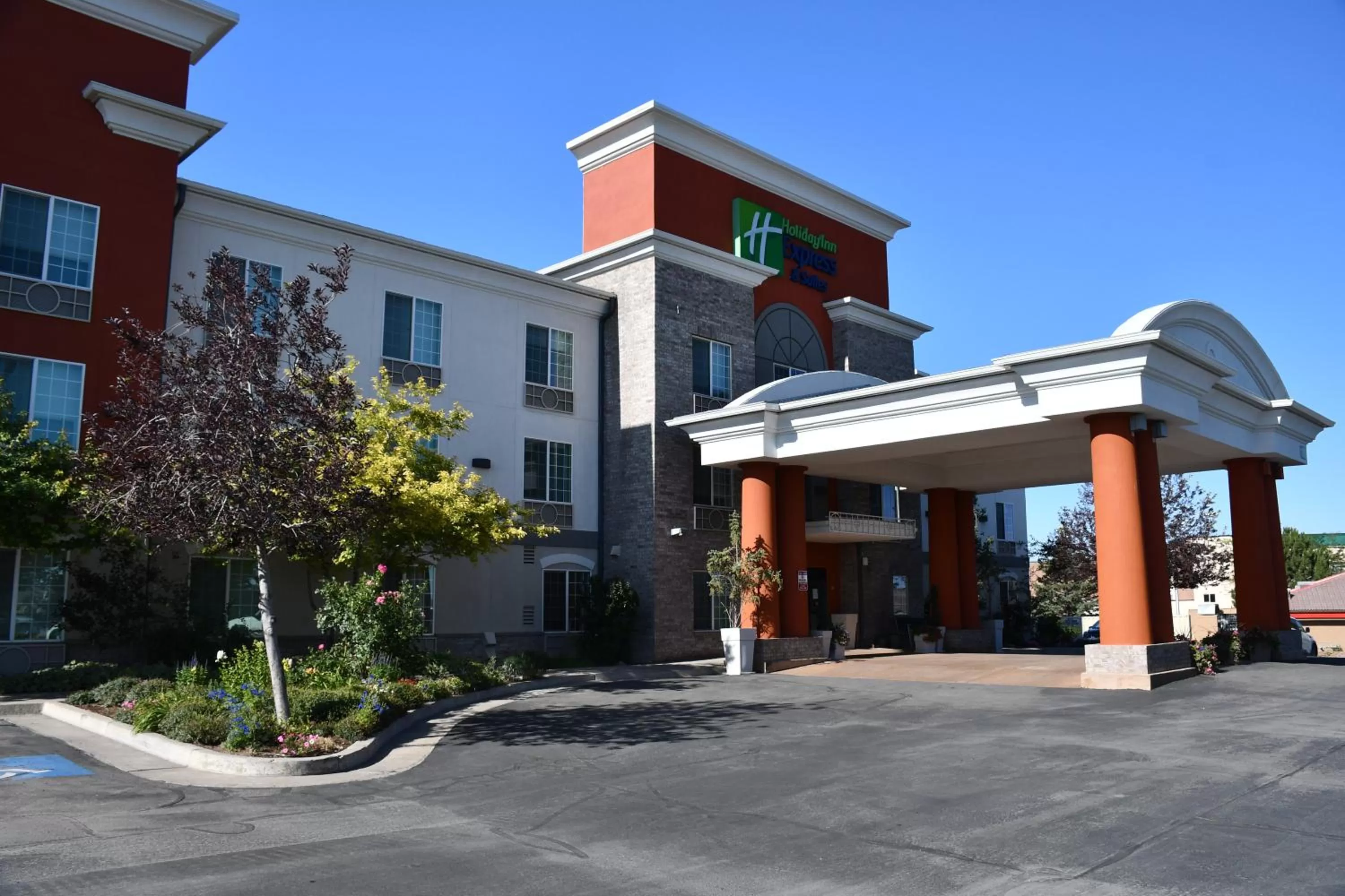 Holiday Inn Express Hotel & Suites Evanston by IHG