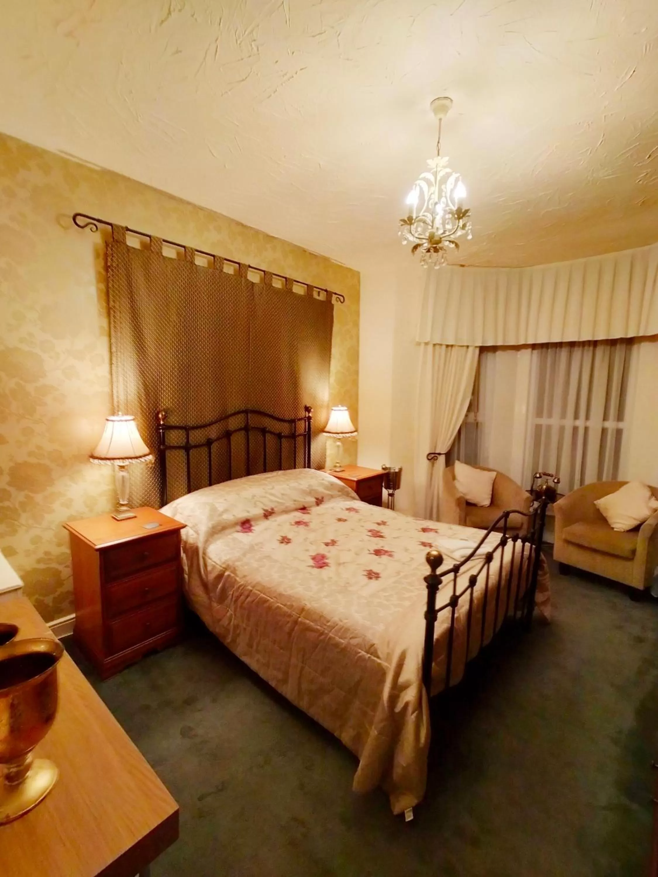 Bed in Hotel Babylon