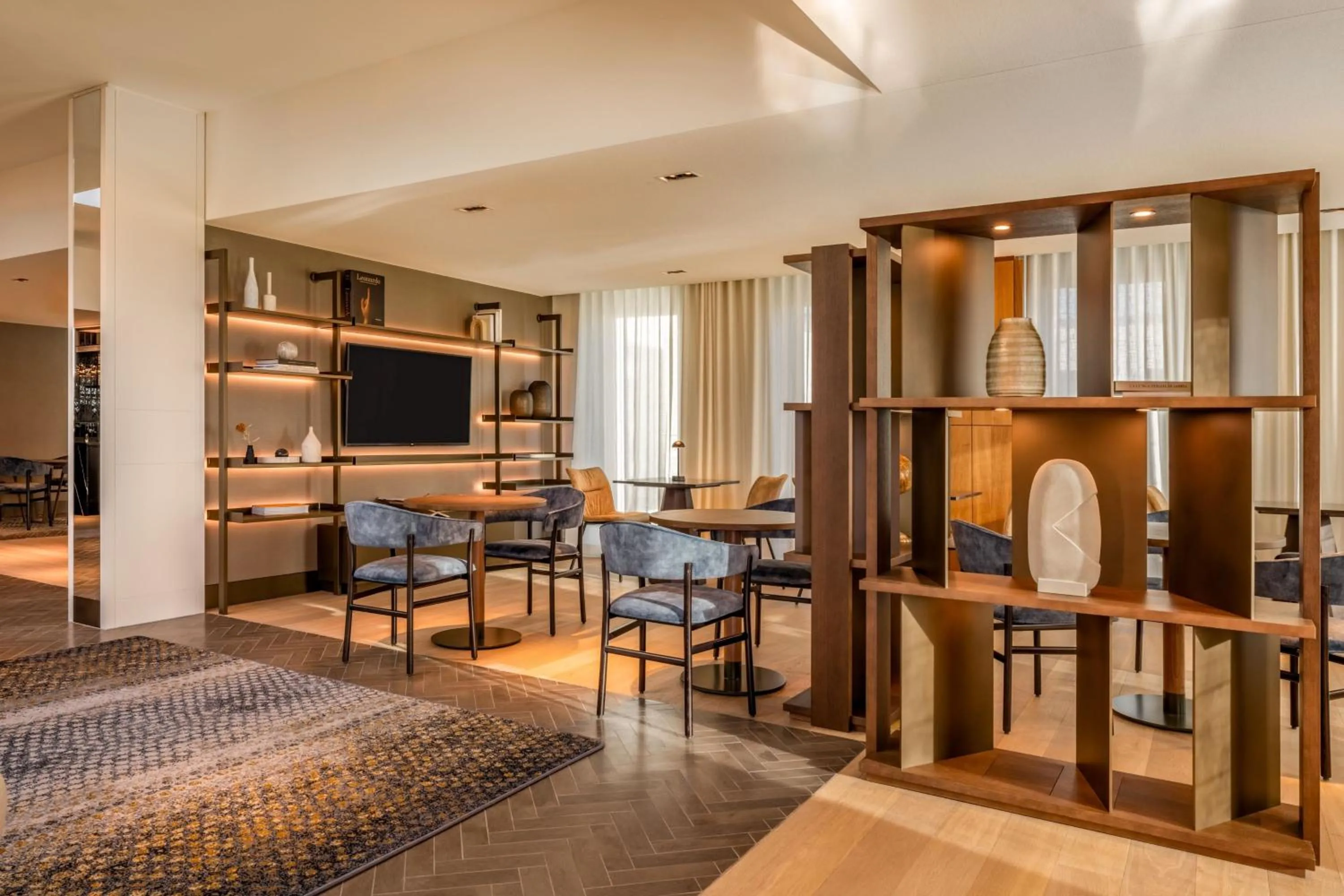 Lounge or bar in Munich Marriott Hotel City West