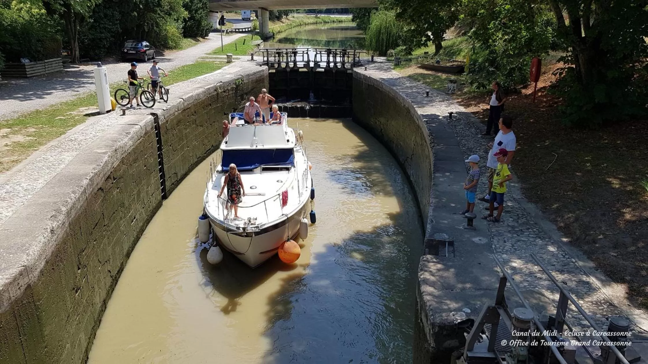 Nearby landmark in Audotel