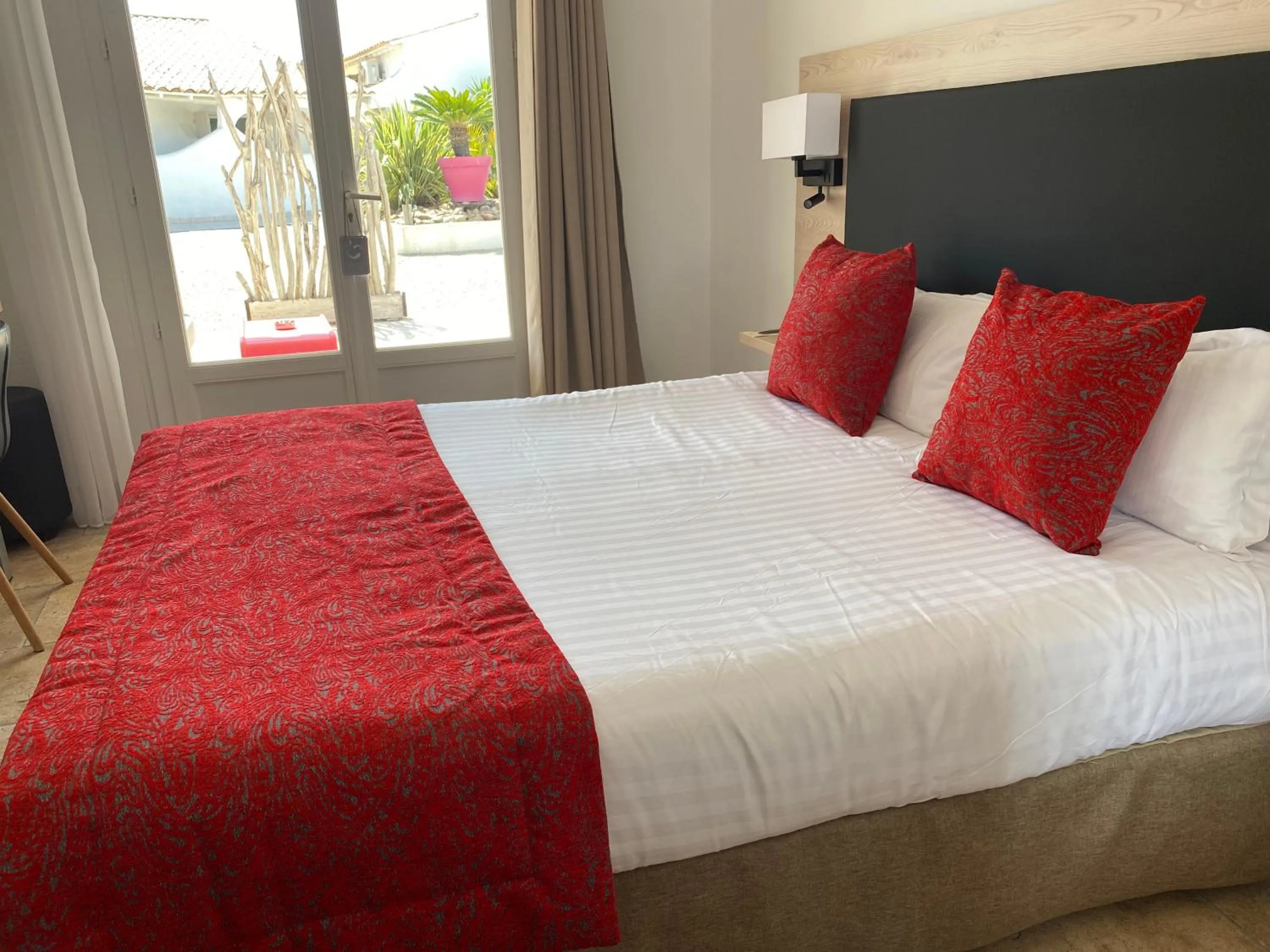 Bedroom, Bed in Le Mas de Cocagne