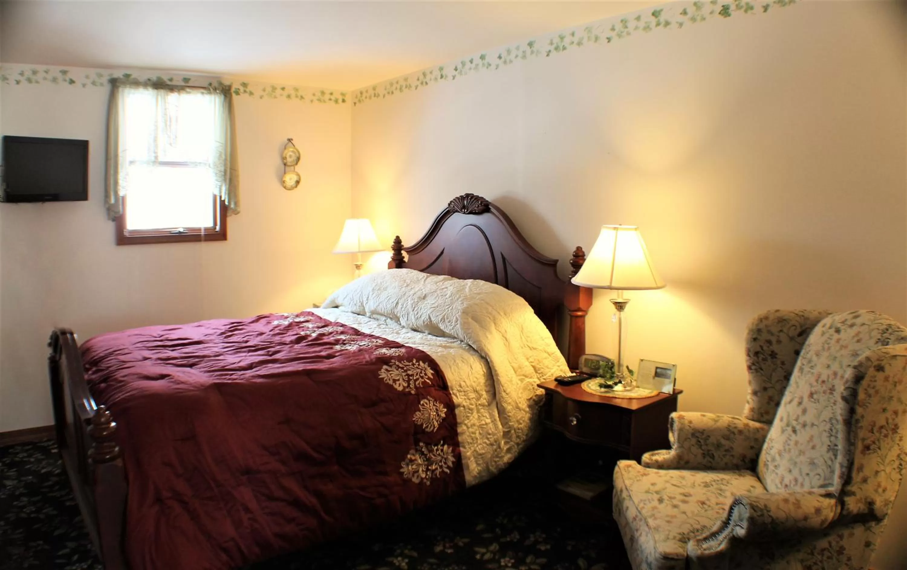 Bed in The White Birch Inn