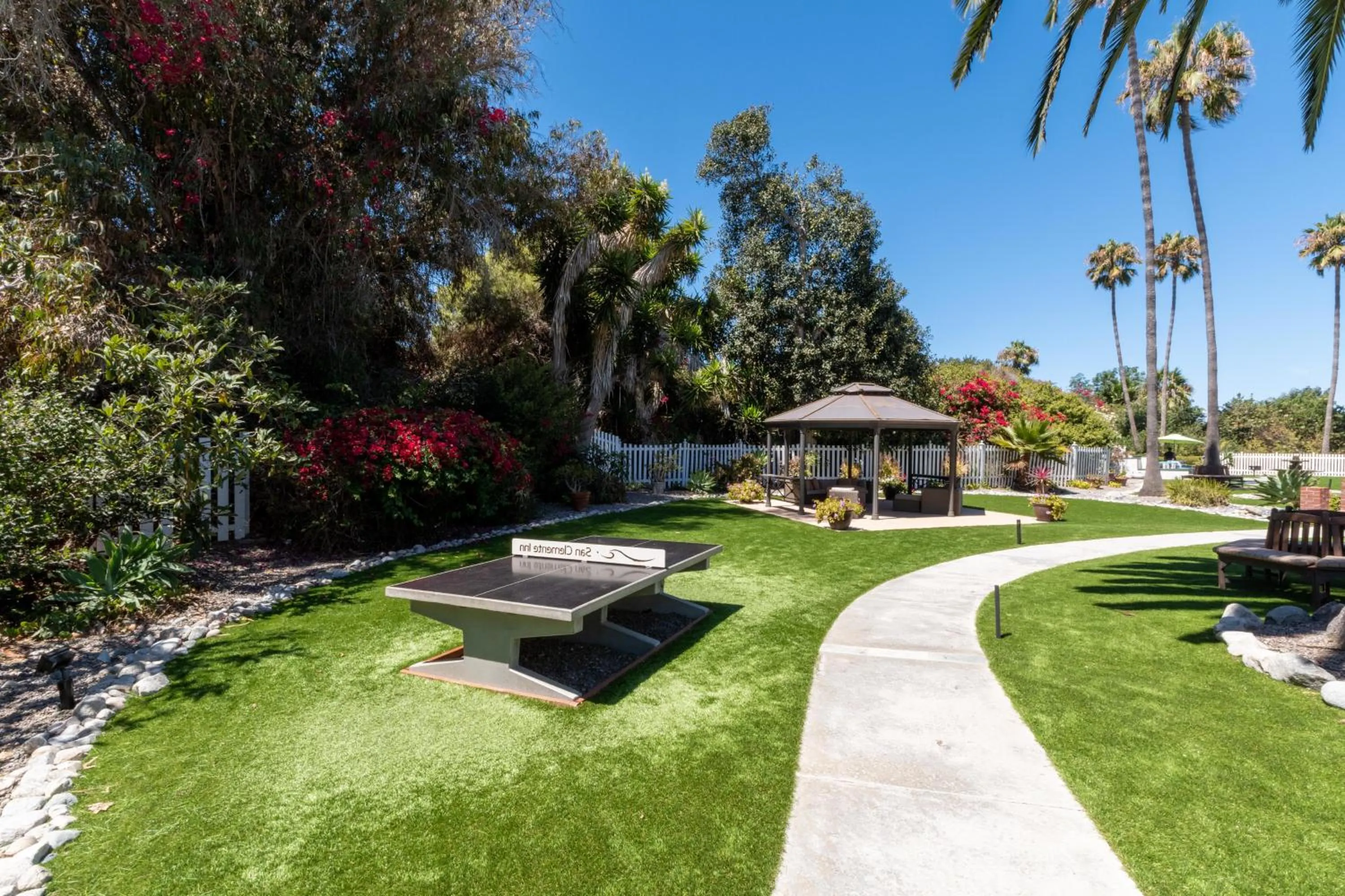 Table tennis in San Clemente Inn