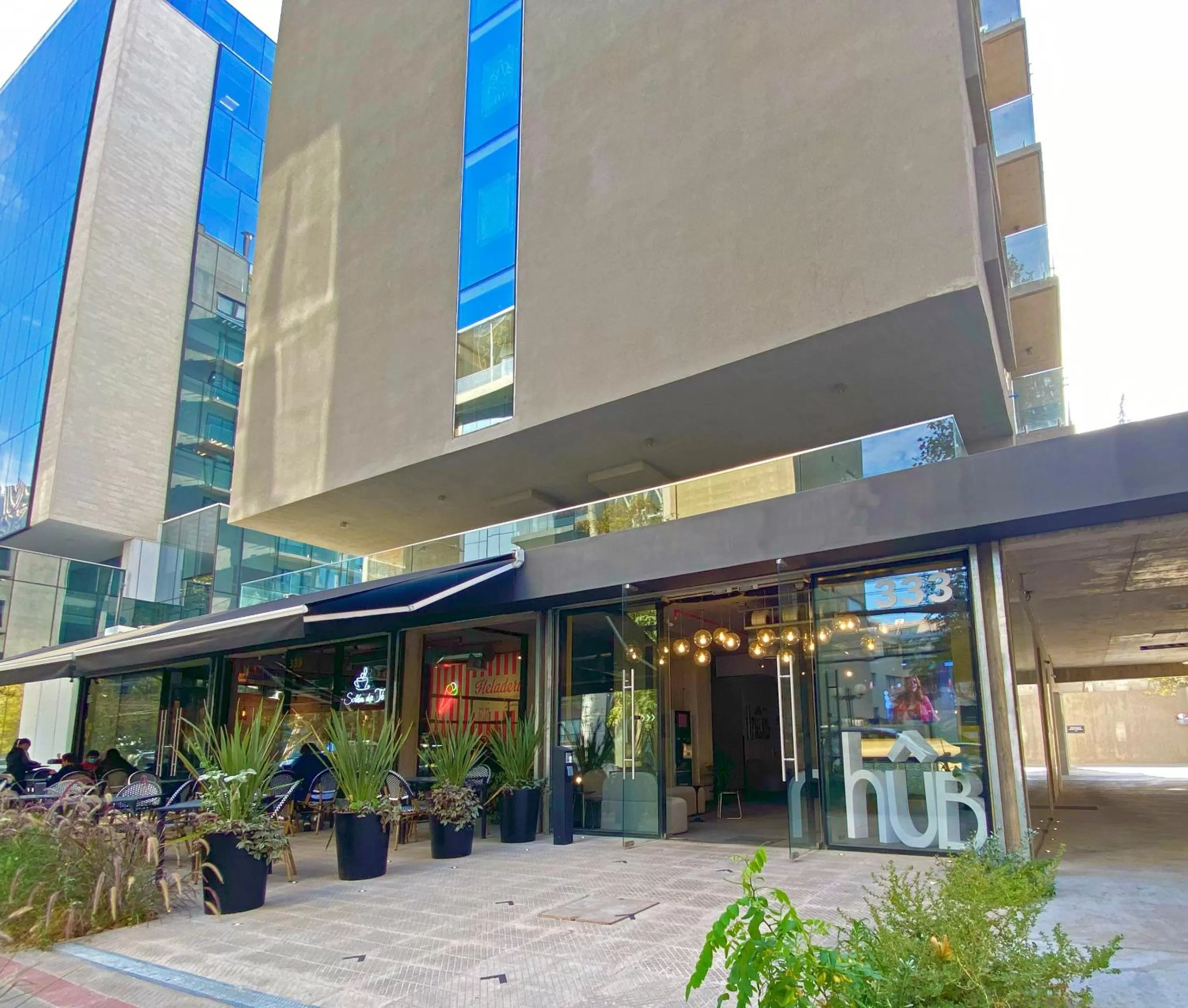 Property building in hUB Providencia