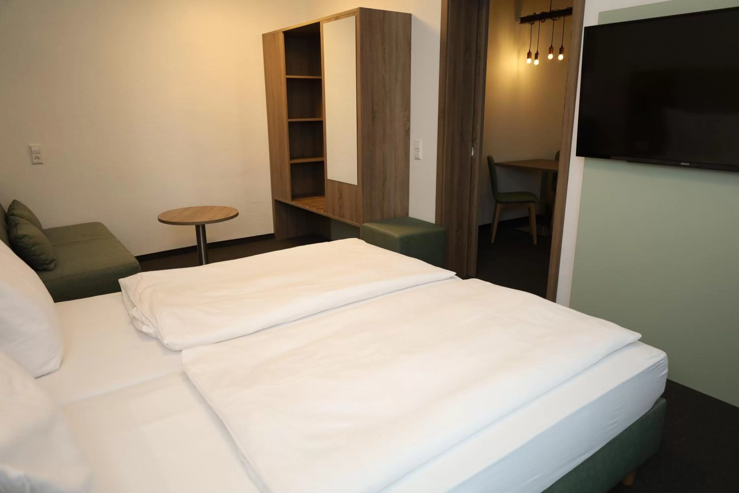 Bedroom, Bed in Hotel-Restaurant Thomsen