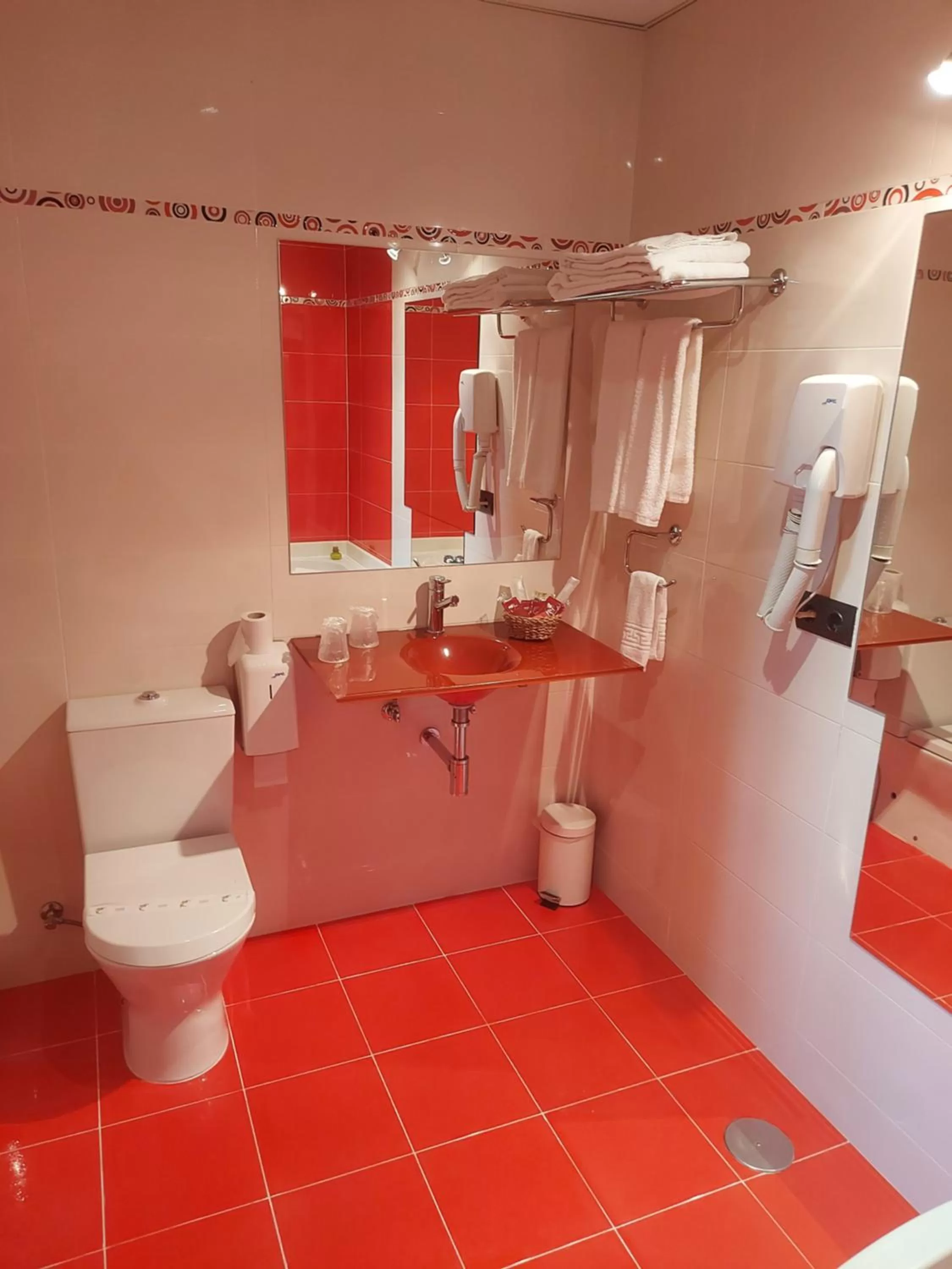 Bathroom in Motel Acropolis