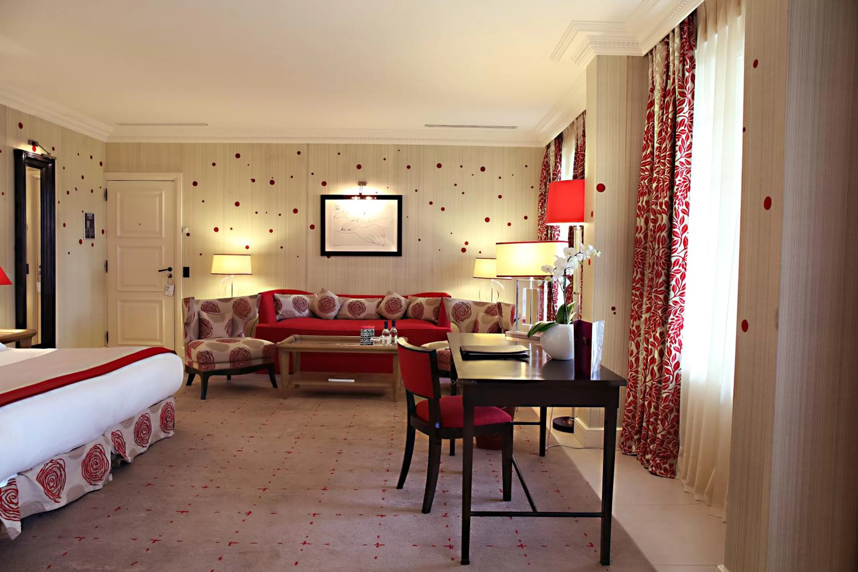 Photo of the whole room, Bed in Hôtel de Pavie