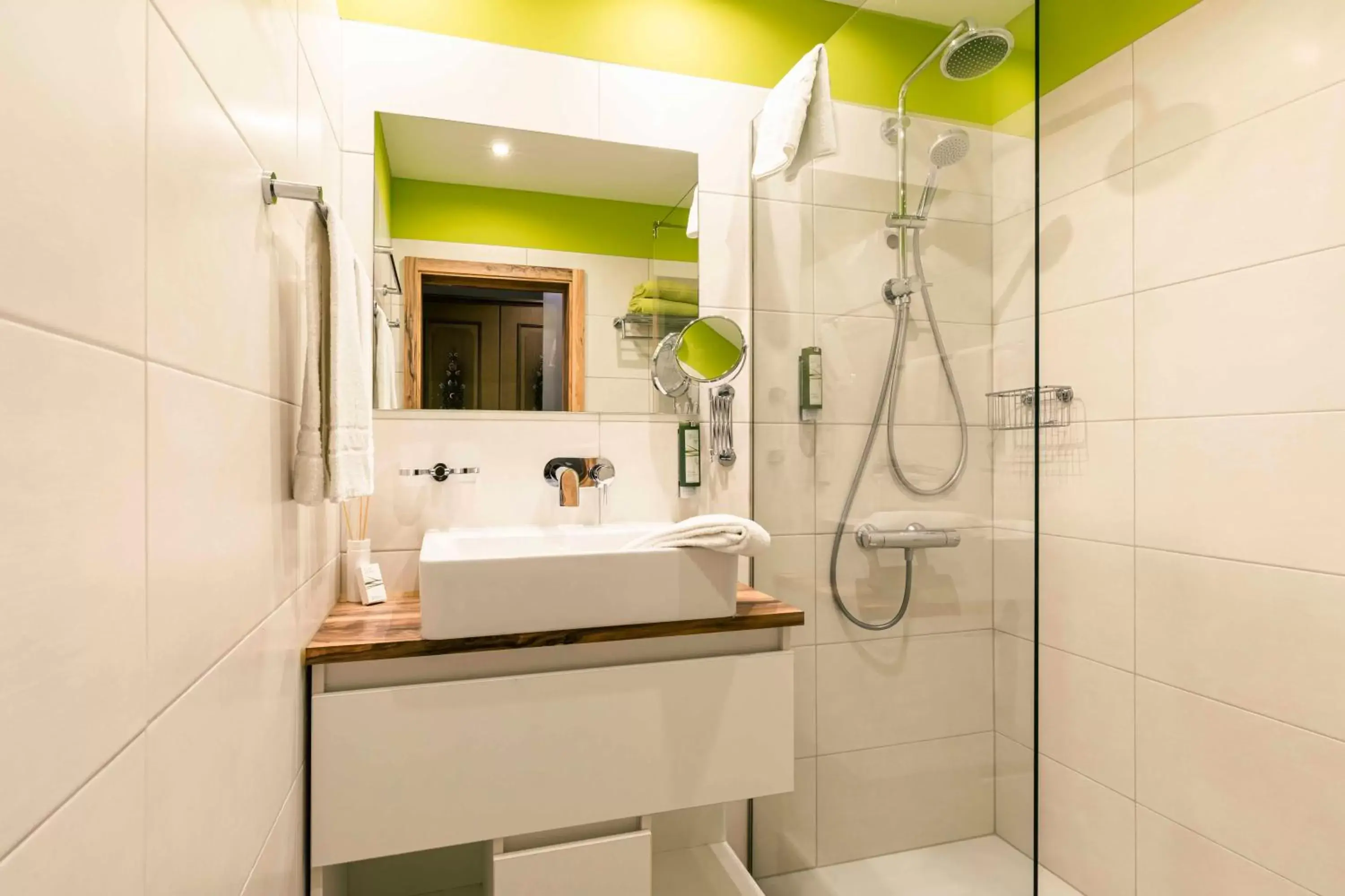 Premium Twin Room in Landhotel GrünWies -Bonsai-Wellness Garni Premium Twin Room in Landhotel GrünWies -Bonsai-Wellness Garni