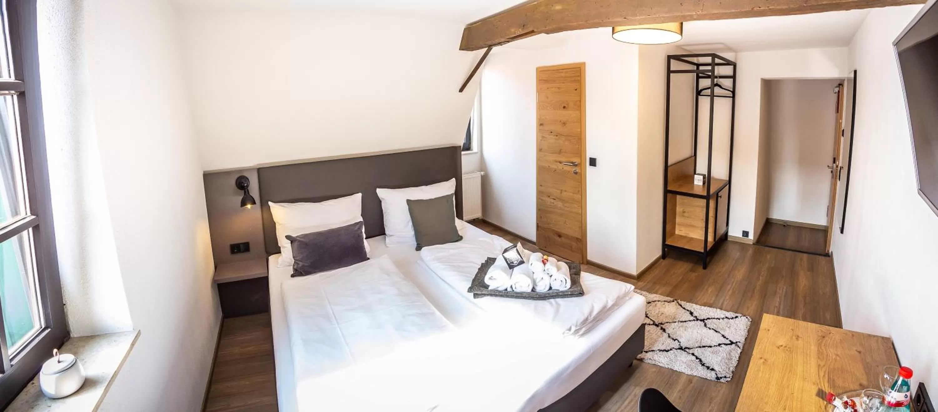 Photo of the whole room, Bed in STEINHAUS 1718