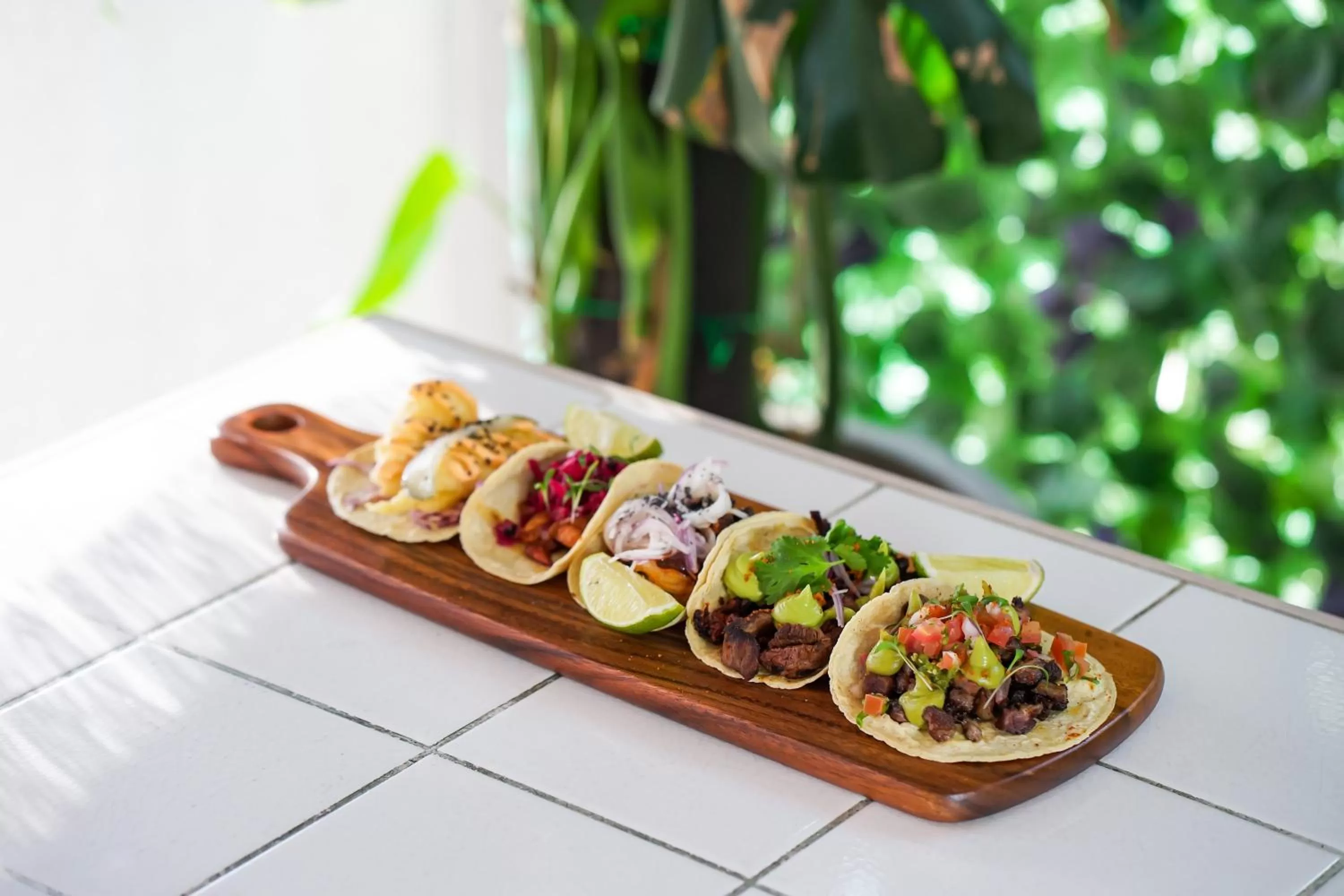 Restaurant/places to eat in Holiday Inn Express Dubai Safa Park by IHG