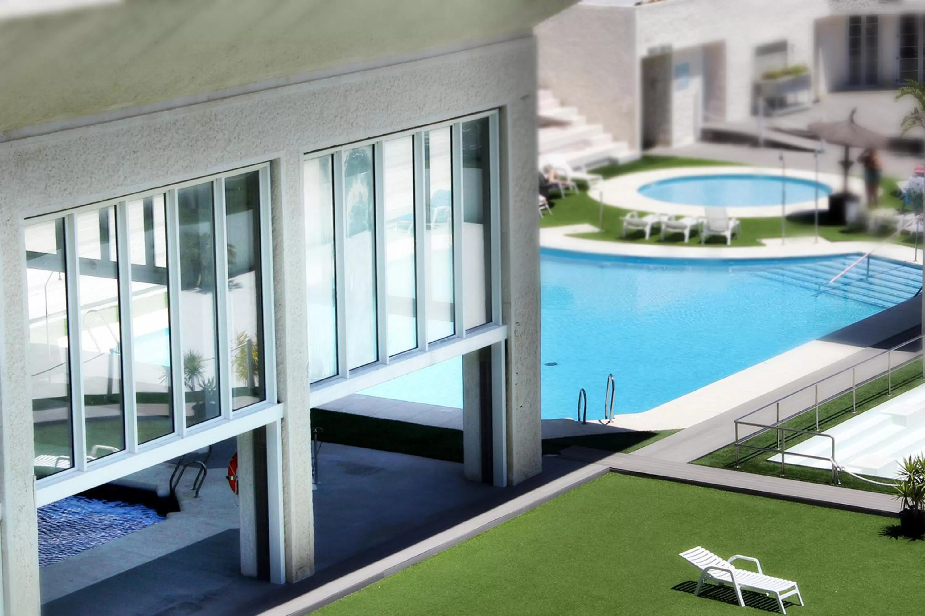 Swimming pool in Hotel Puerto Sherry